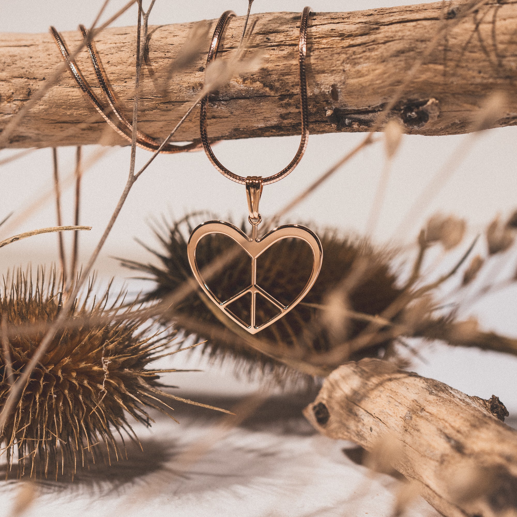 Collier Osez – vue détaillée du bijou artisanal Atelier-Émile