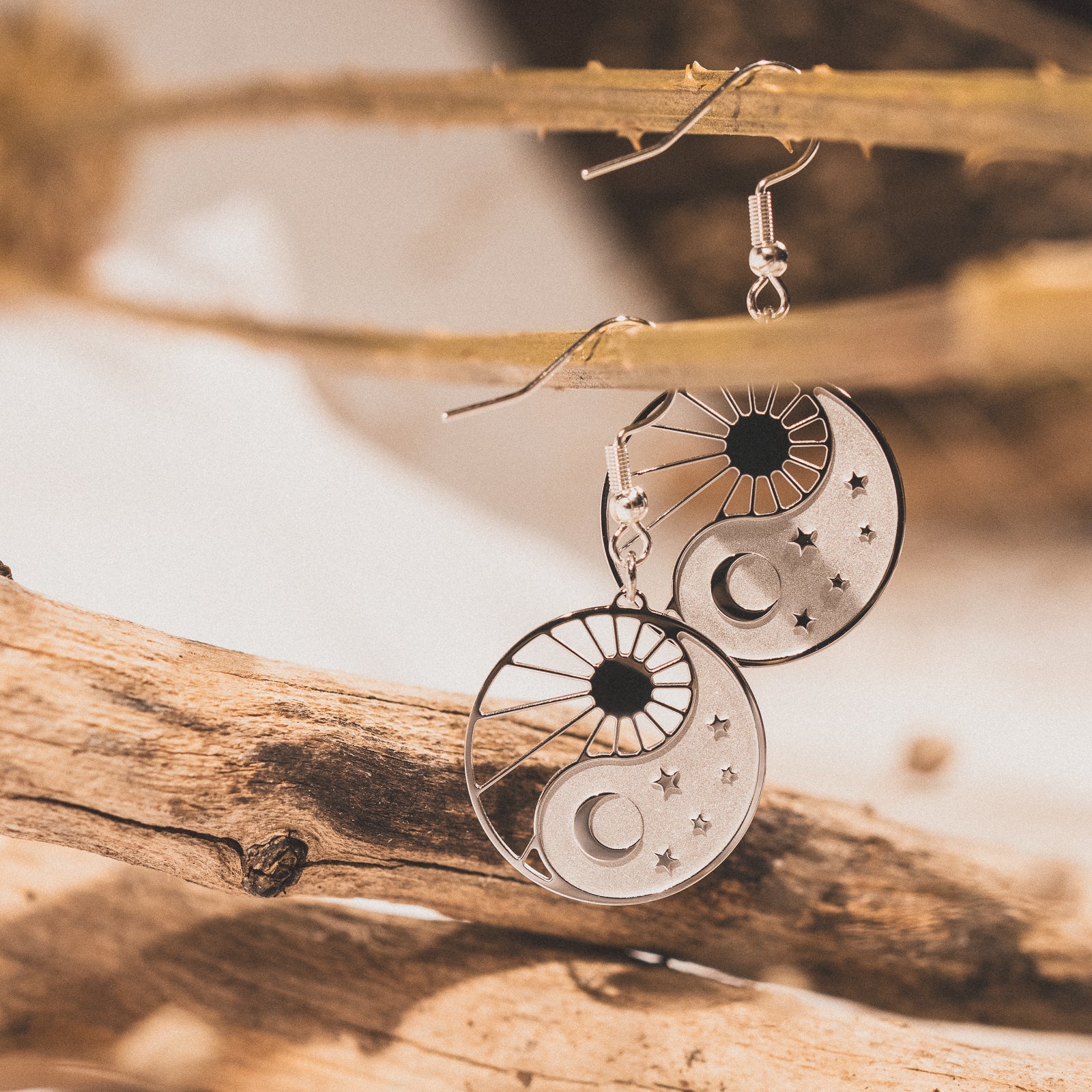 Yin Yang Cosmique – vue détaillée du bijou artisanal Atelier-Émile