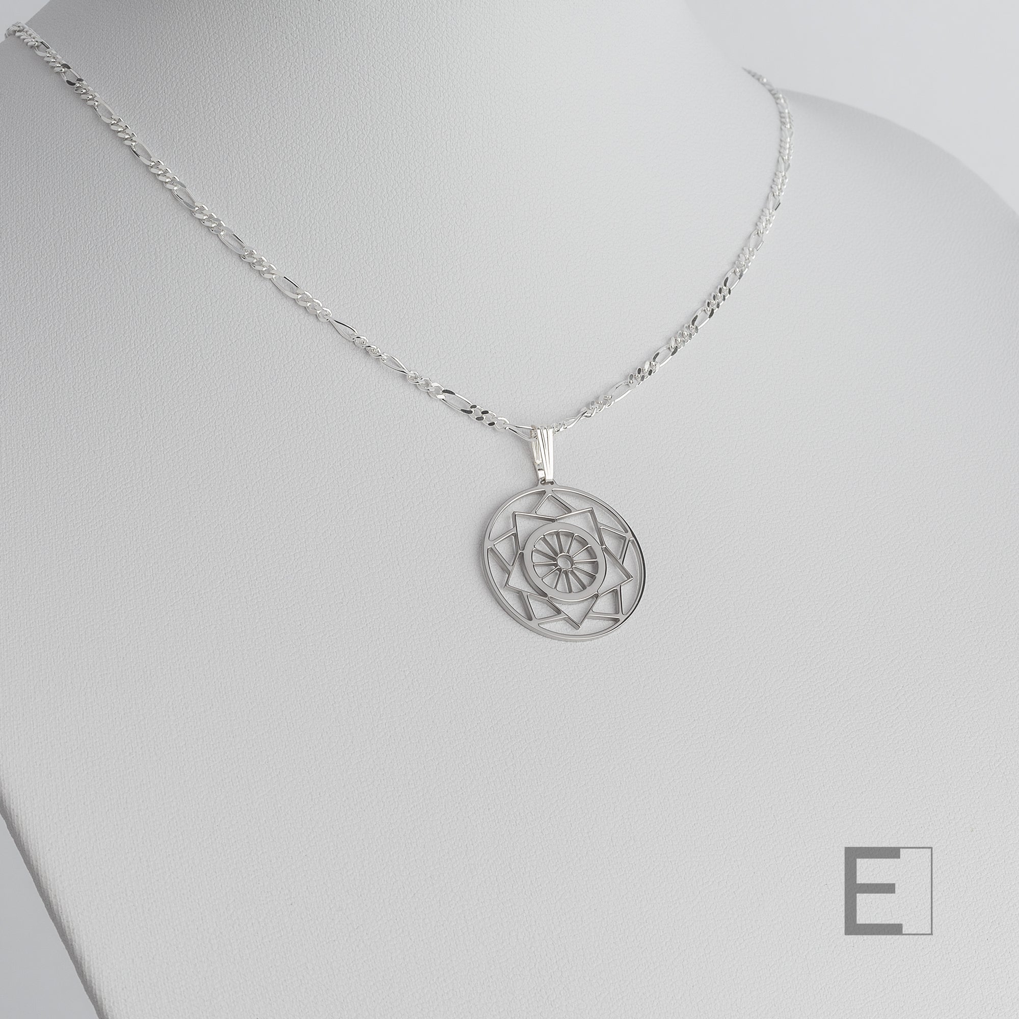 Collier Mandala Gouvernail – vue détaillée du bijou artisanal Atelier-Émile