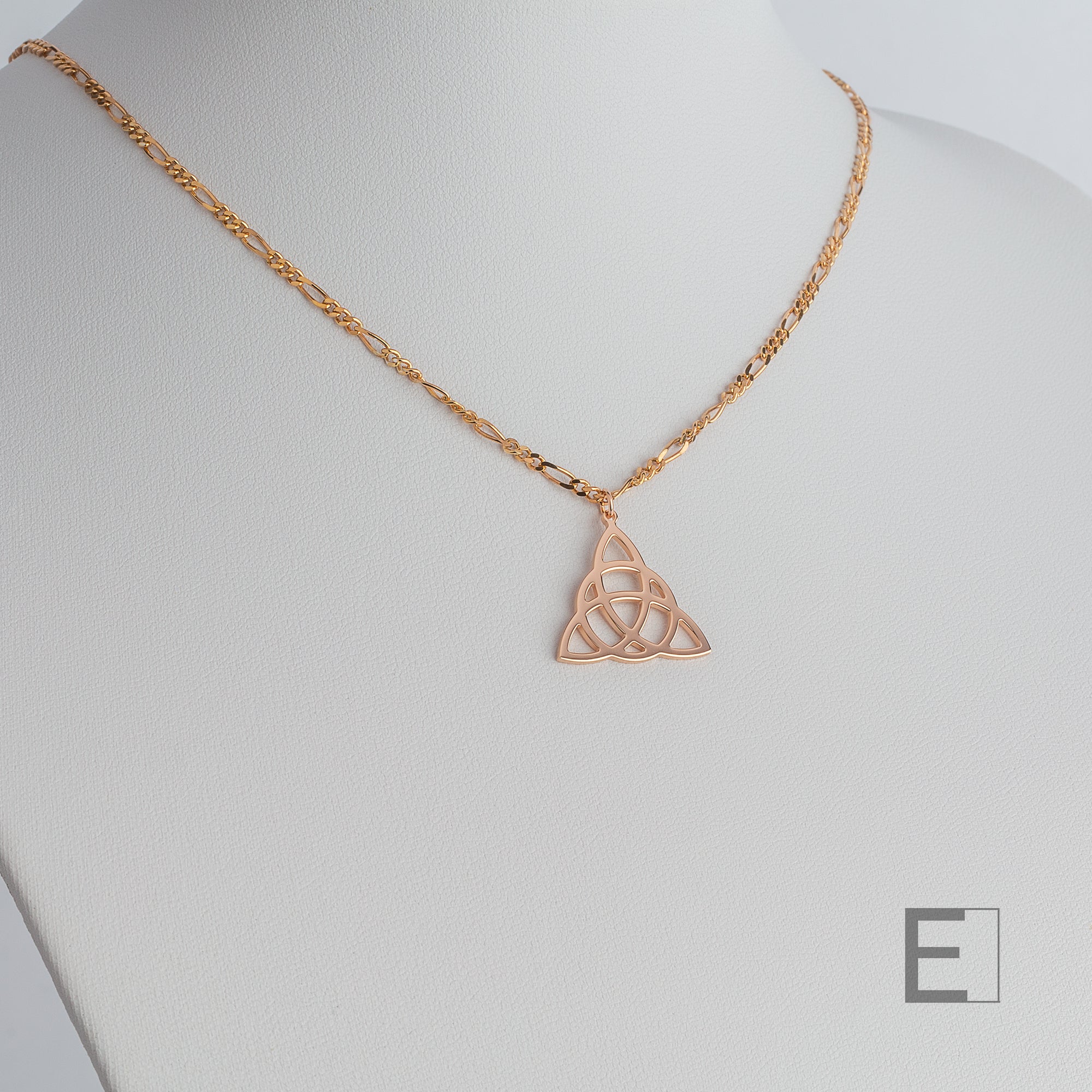 Collier Nœud Celtique – vue détaillée du bijou artisanal Atelier-Émile