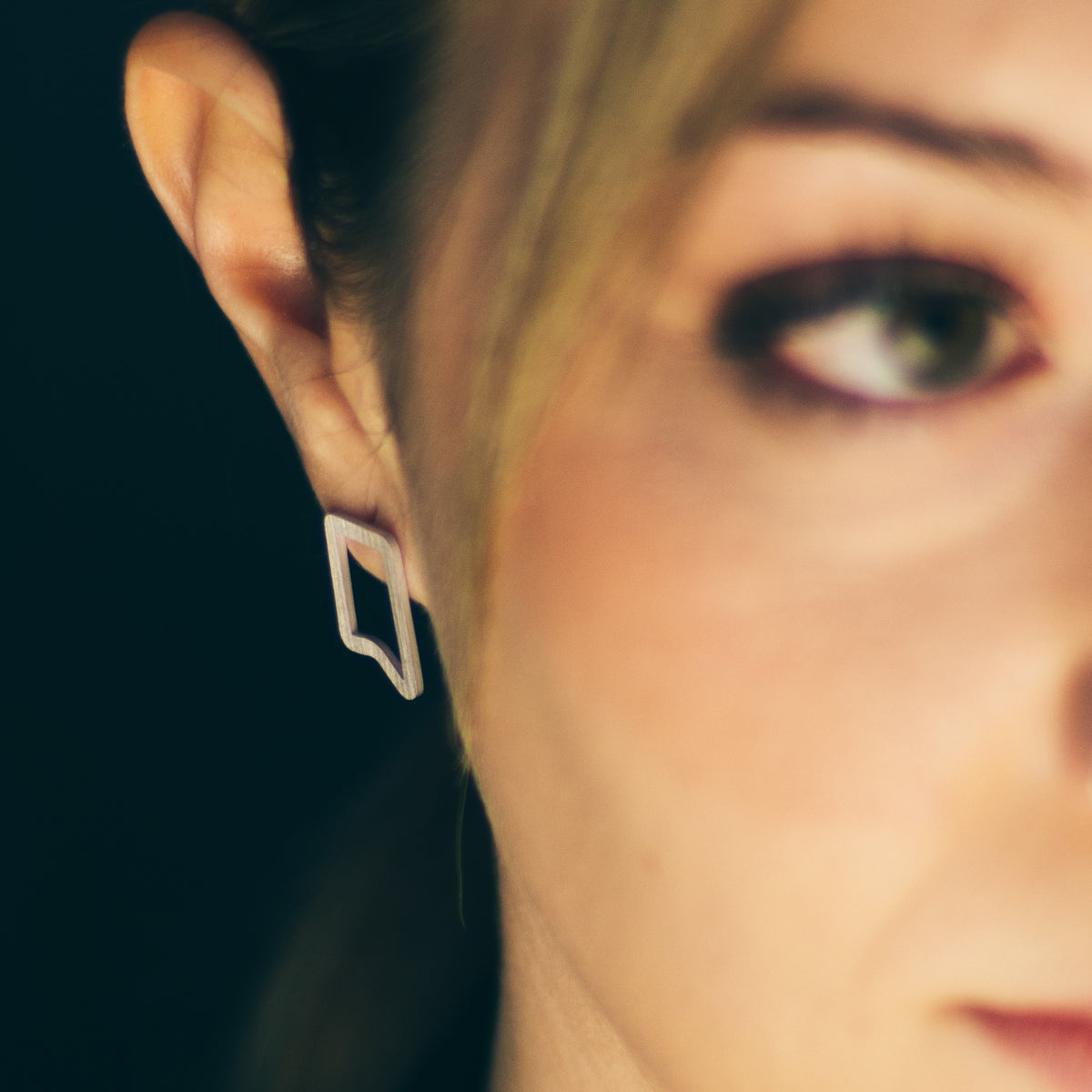 Boucles d’oreilles Contemplation I portées, vue 5 – Atelier-Émile