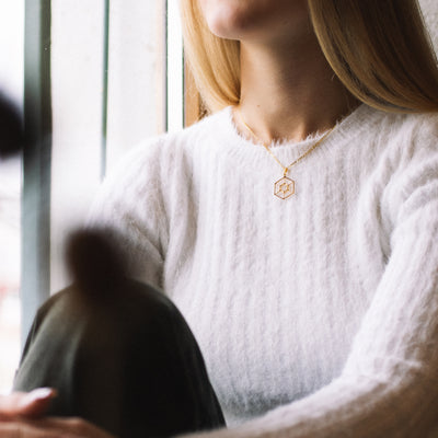 Collier Hexaluna – vue principale du bijou artisanal Atelier-Émile