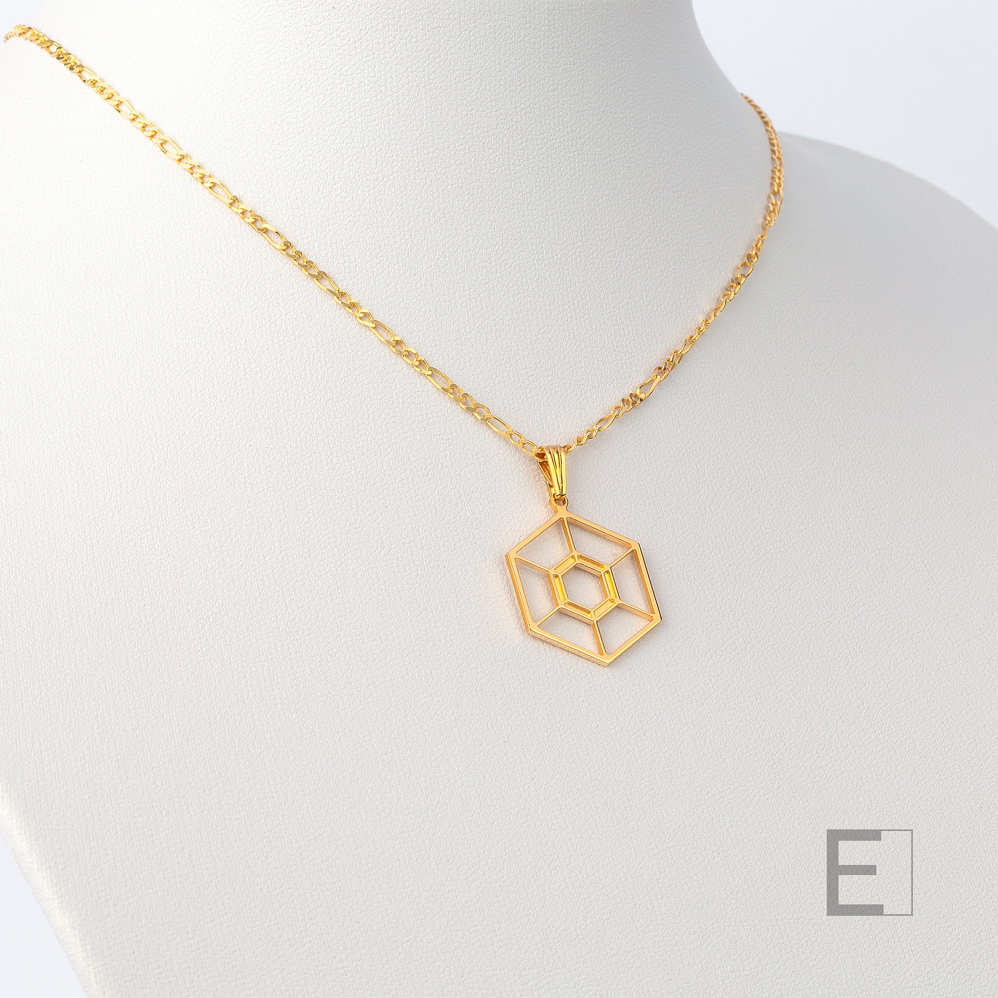 Collier Hexaluna – vue détaillée du bijou artisanal Atelier-Émile