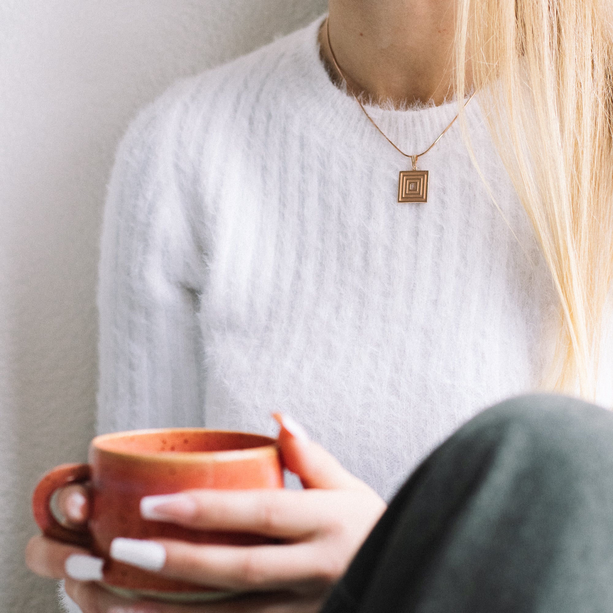 Collier Quadra Lumina – vue détaillée du bijou artisanal Atelier-Émile