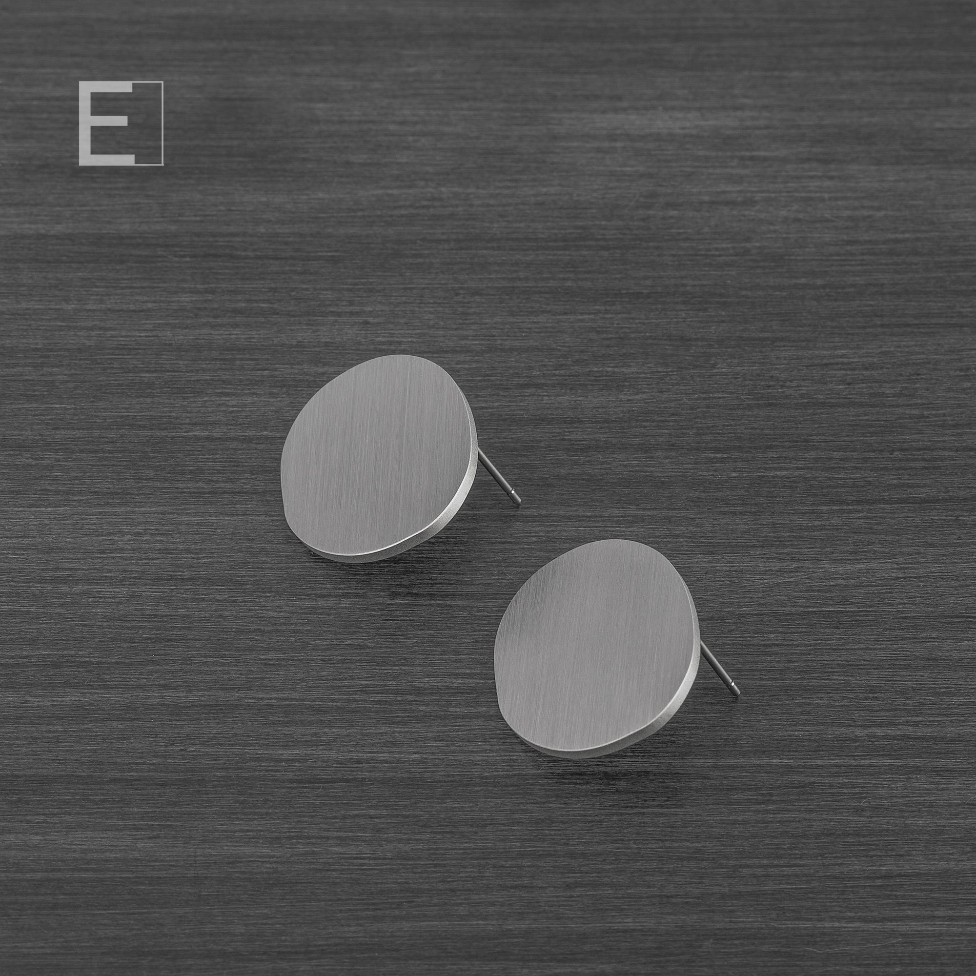 Contemplation II : Pleine – vue détaillée du bijou artisanal Atelier-Émile