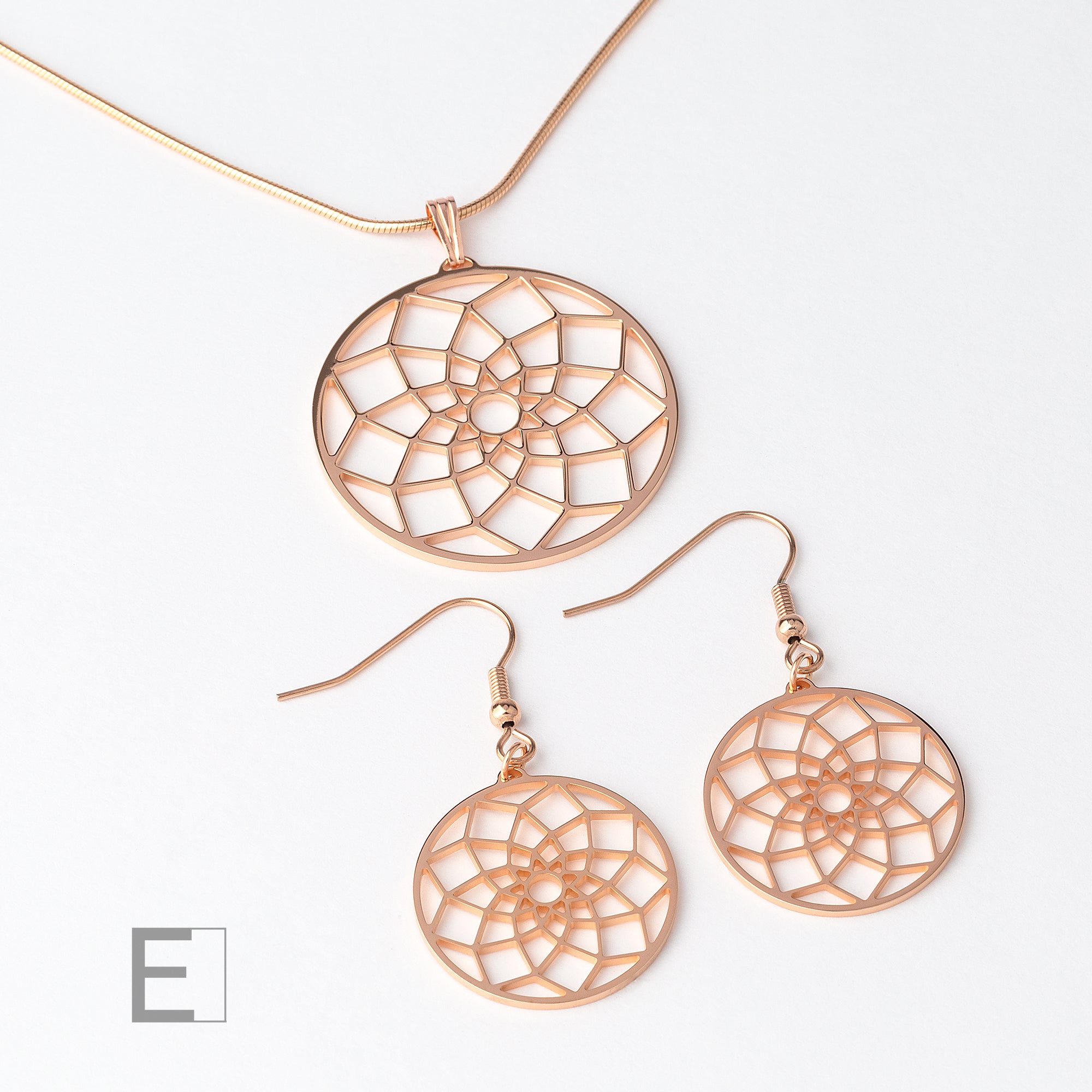 Parure : Attrape-Rêves – vue détaillée du bijou artisanal Atelier-Émile