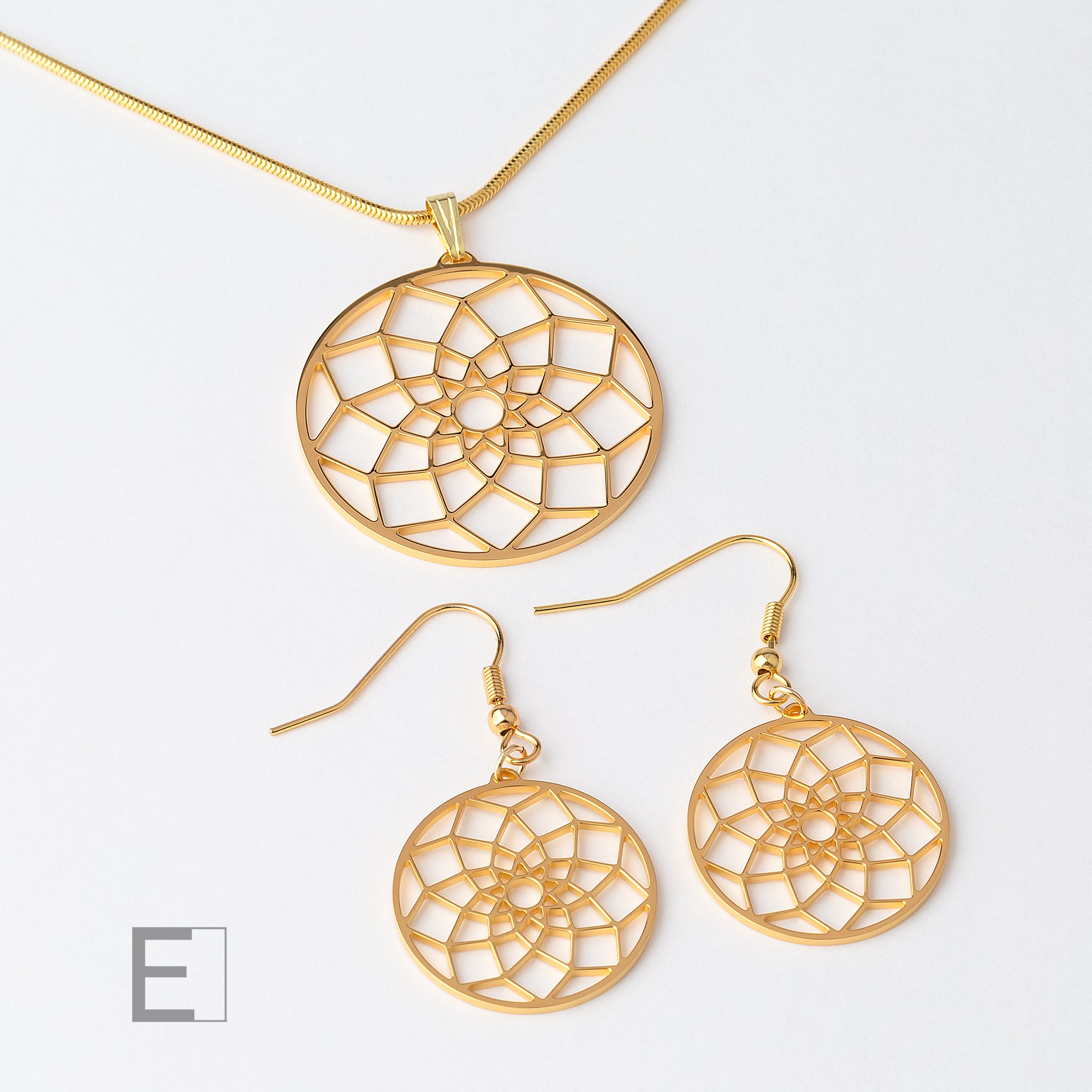 Parure : Attrape-Rêves – vue détaillée du bijou artisanal Atelier-Émile
