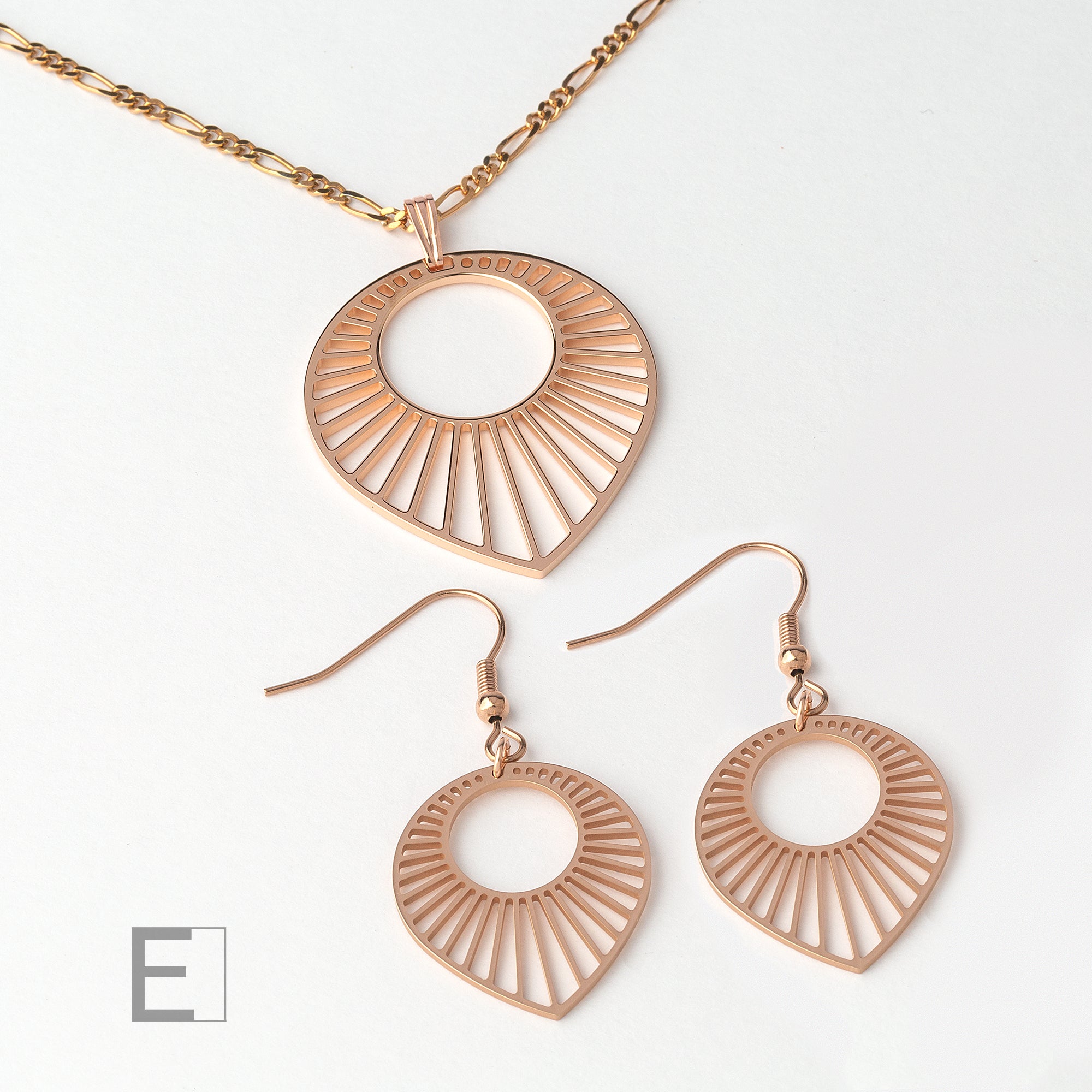 Parure : Soleil – vue détaillée du bijou artisanal Atelier-Émile