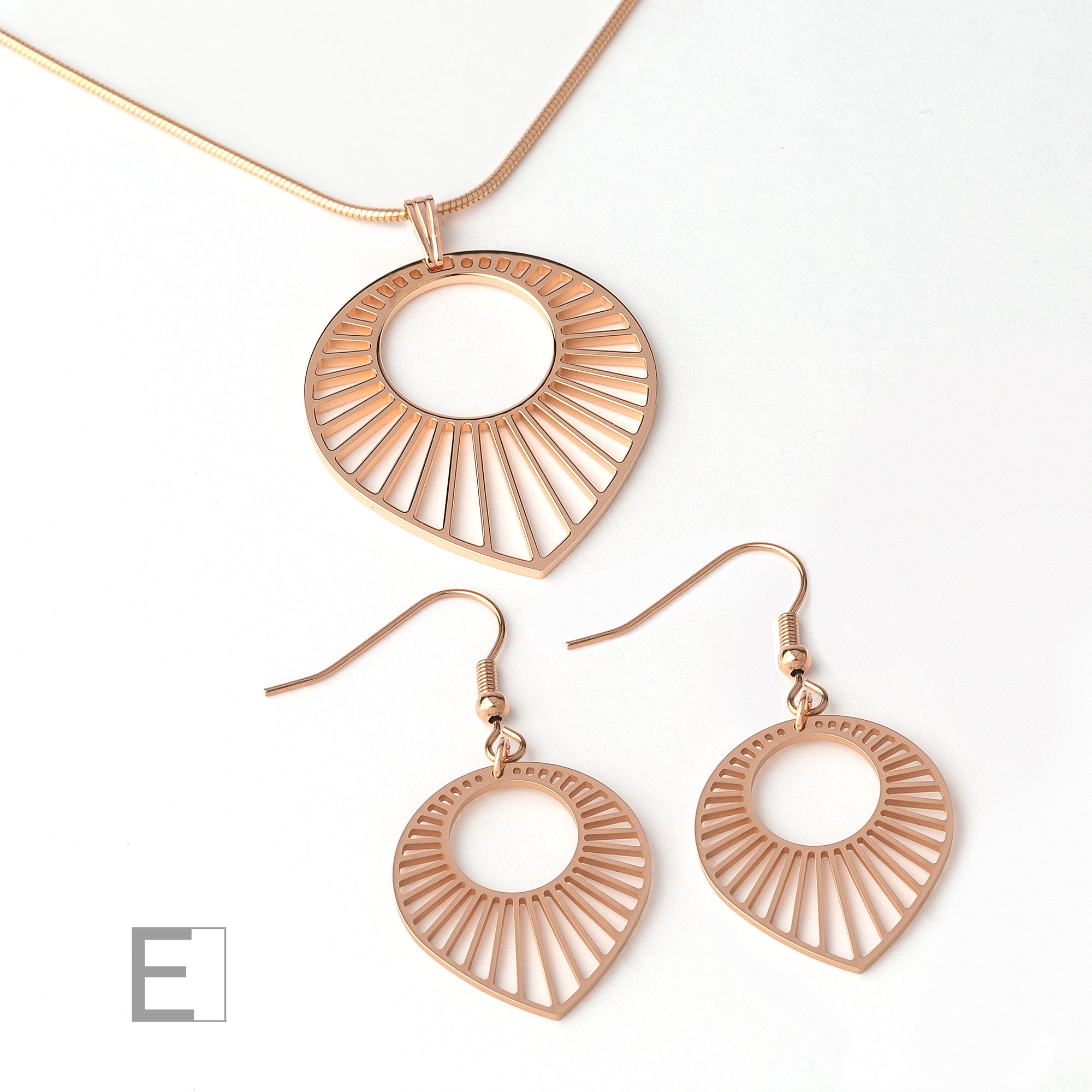 Parure : Soleil – vue détaillée du bijou artisanal Atelier-Émile