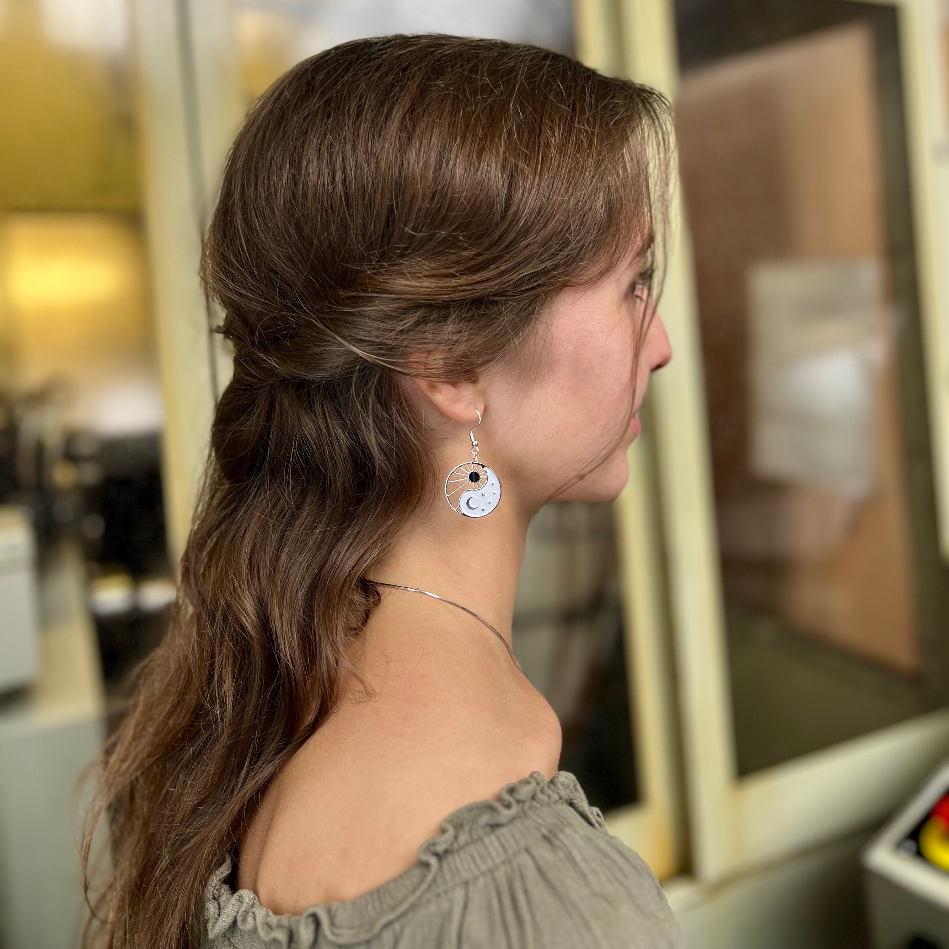 Yin Yang Cosmique – vue détaillée du bijou artisanal Atelier-Émile