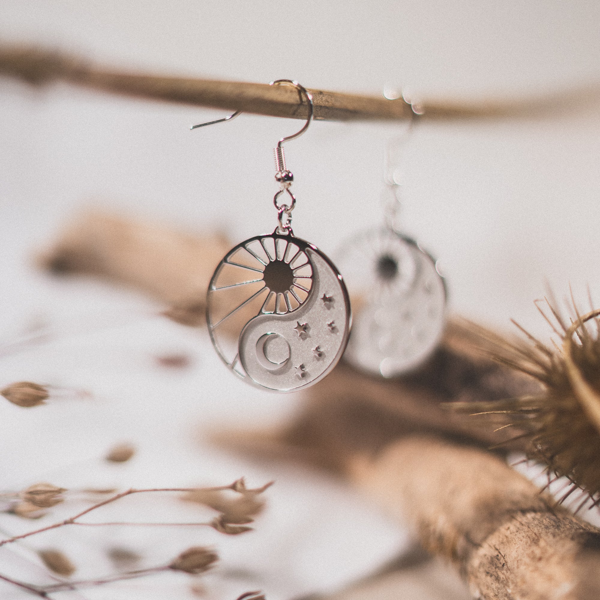 Yin Yang Cosmique – vue détaillée du bijou artisanal Atelier-Émile