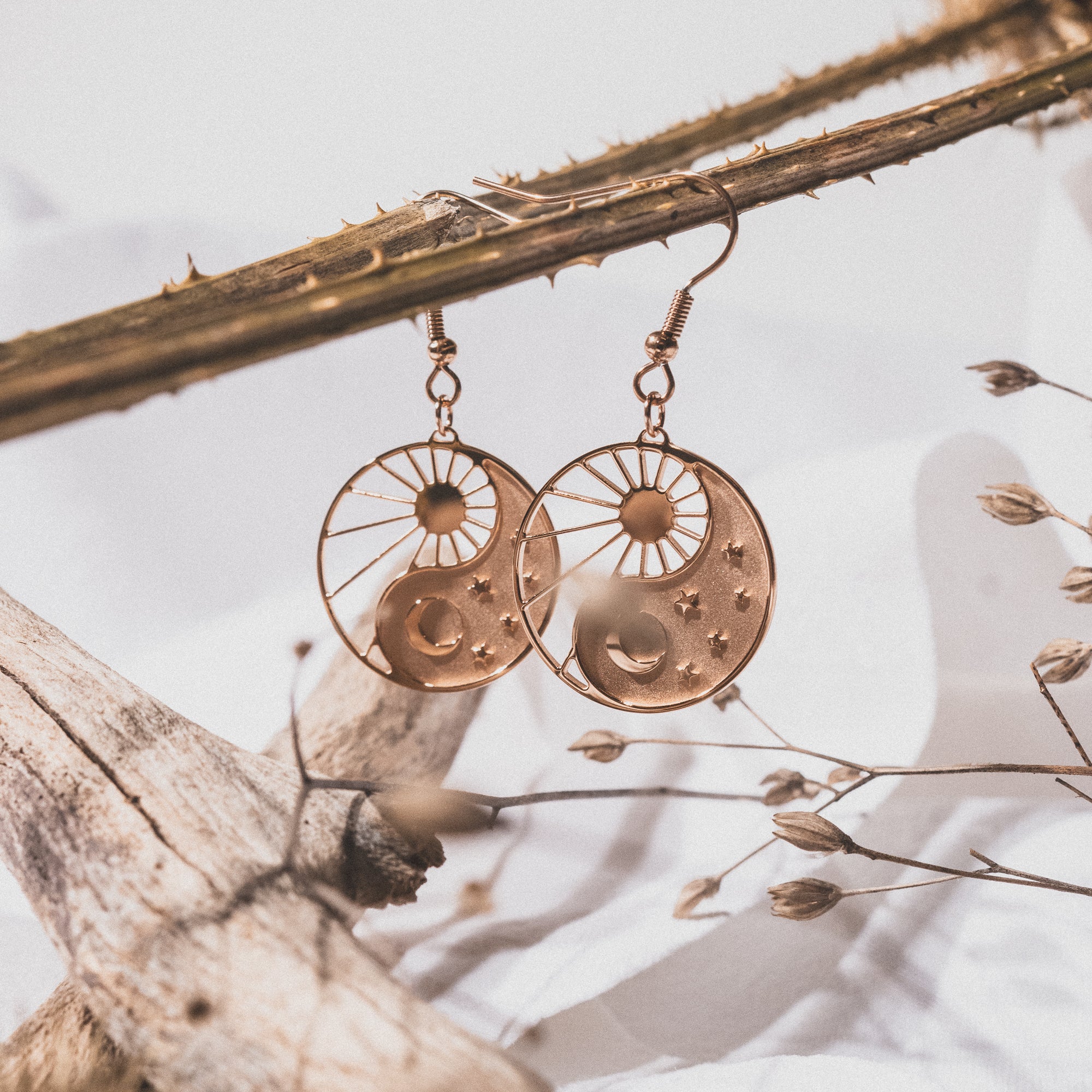 Yin Yang Cosmique – vue détaillée du bijou artisanal Atelier-Émile