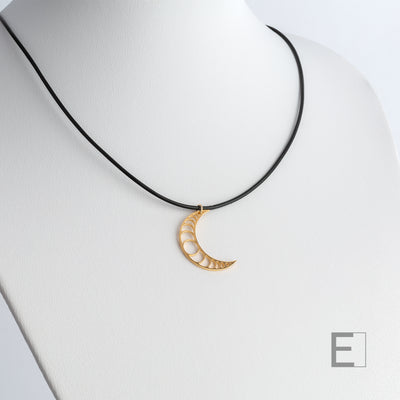 Mond Halskette