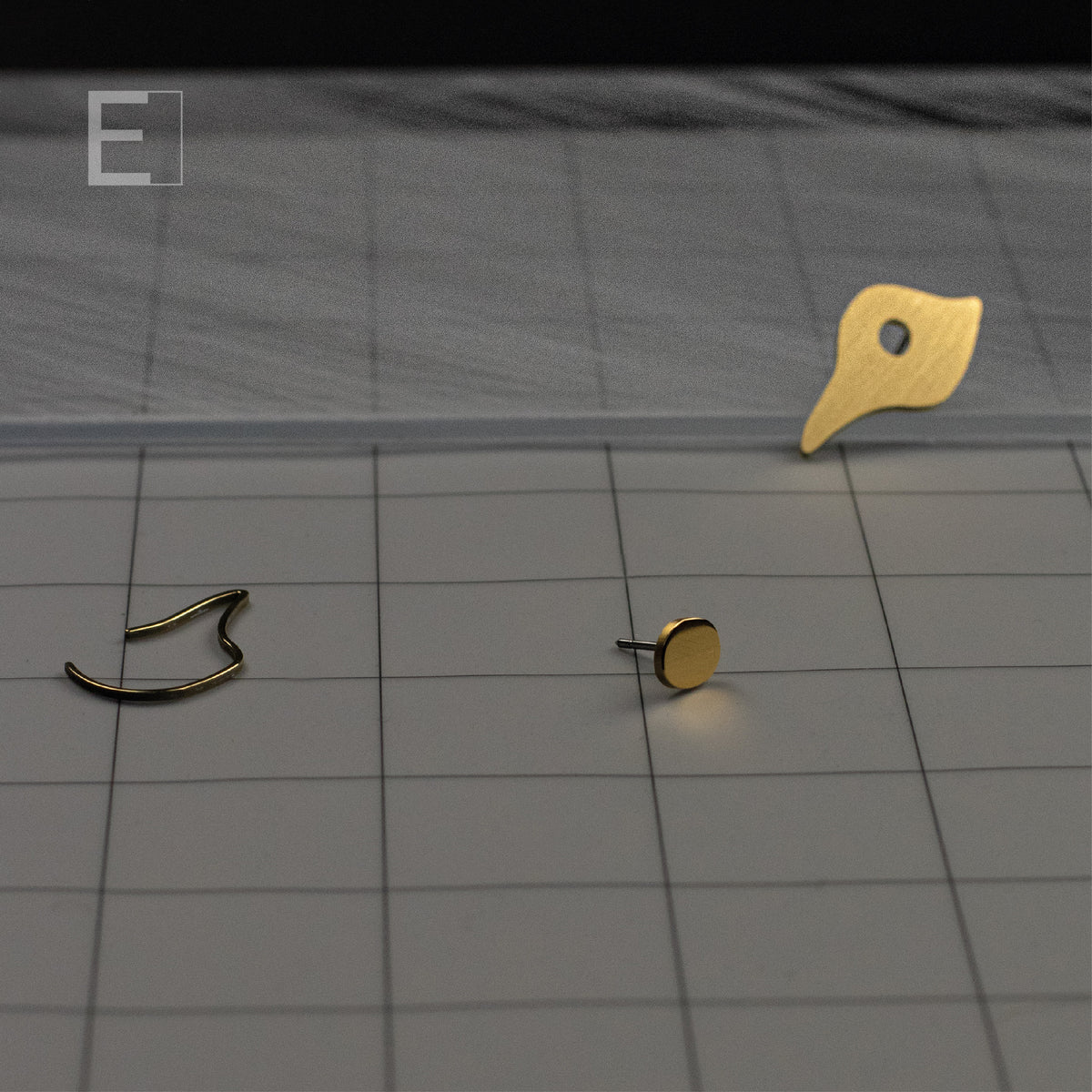 Contemplation III: Trio Earrings, with a yellow gold finish, detail view 4 – Atelier-Émile