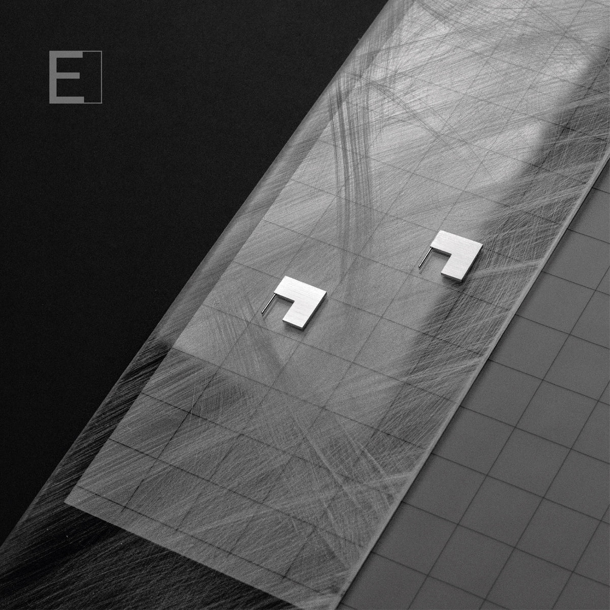 Euclid II Earrings, detail view 5 – Atelier-Émile