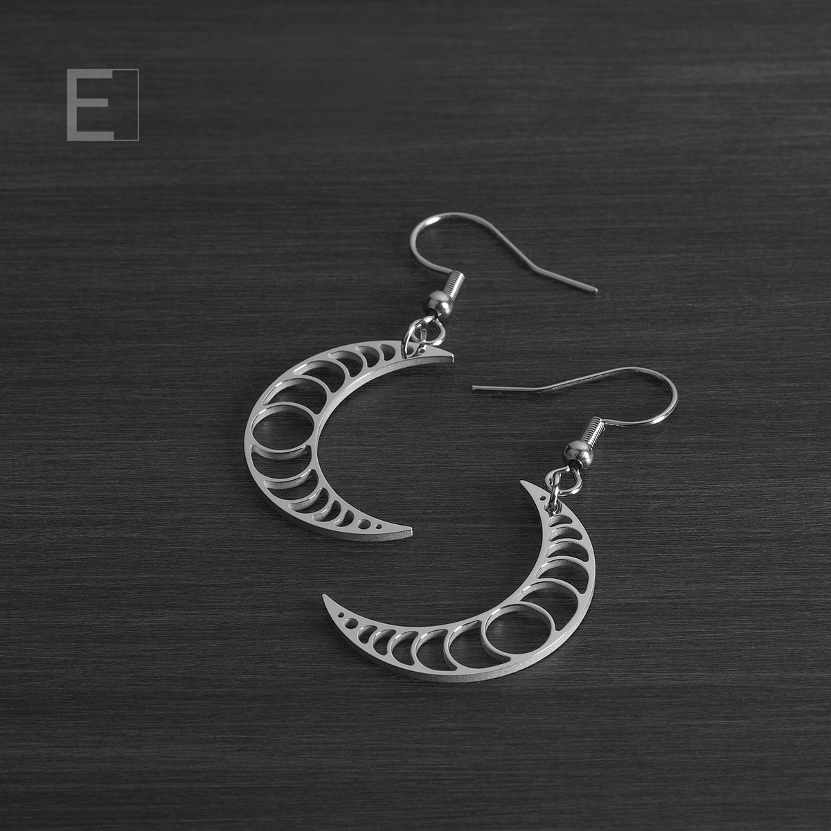 Moon Earrings, with a rhodium finish, detail view 3 – Atelier-Émile