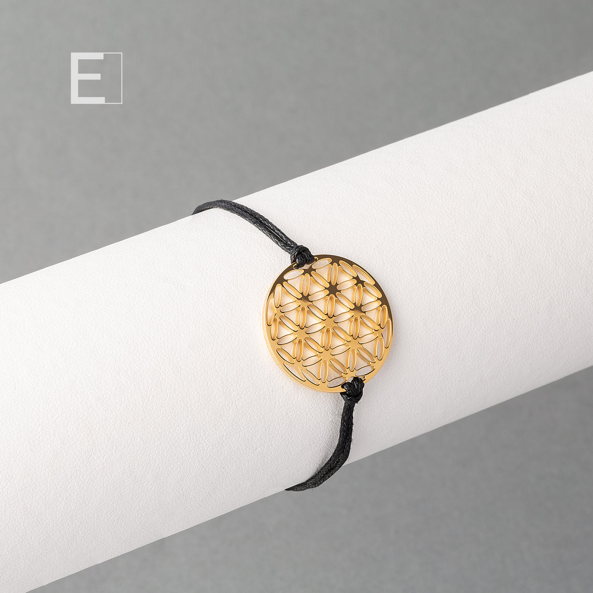 Bracelet Fleur de Vie en finition or jaune, vue de détail 3 – Atelier-Émile