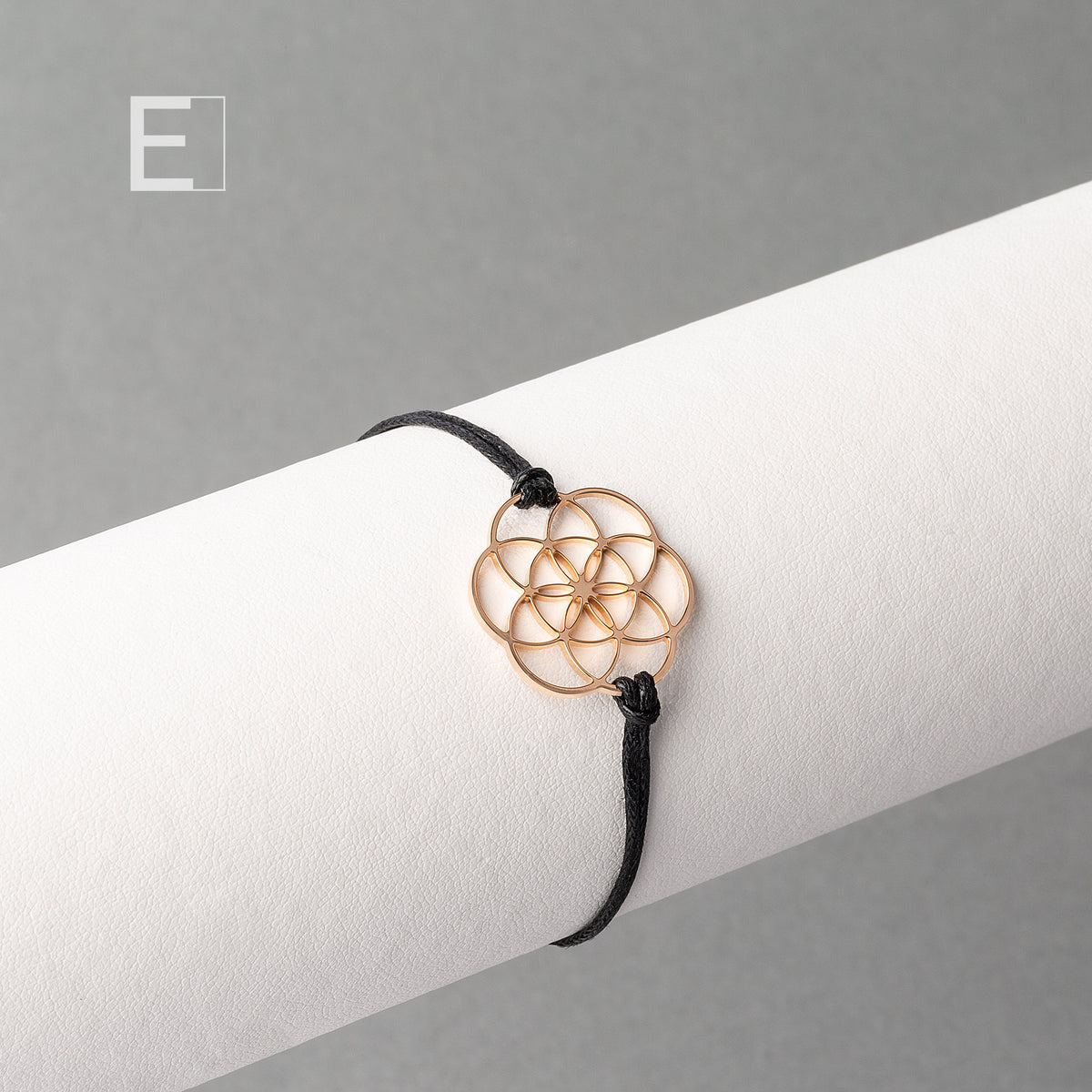 Seed of Life Bracelet, with a rose gold finish, detail view 3 – Atelier-Émile