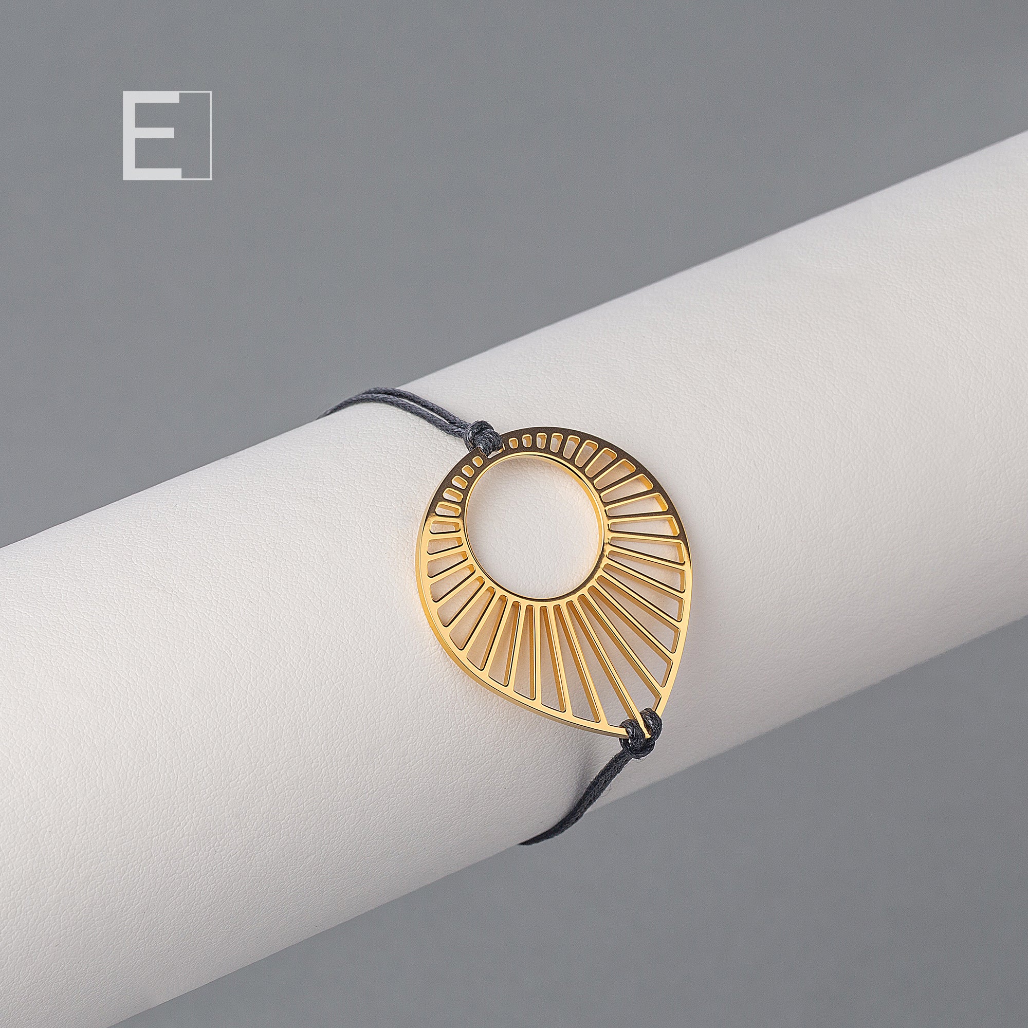 Bracelet Grand Soleil – vue détaillée du bijou artisanal Atelier-Émile
