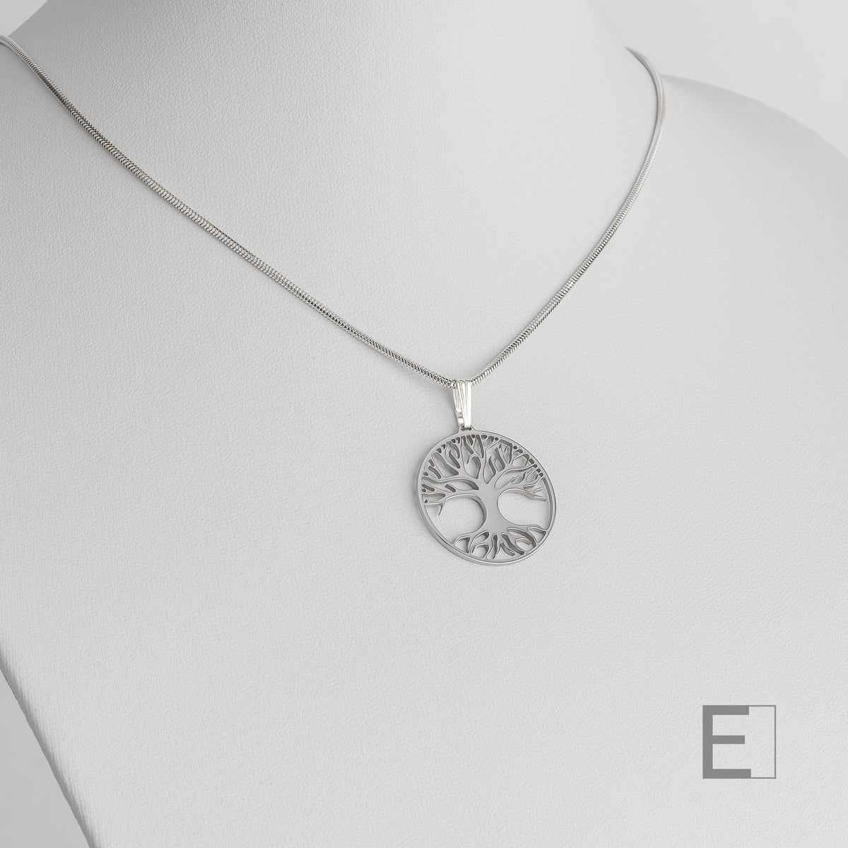 Collier Arbre de Vie en finition rhodium, vue de détail 12 – Atelier-Émile