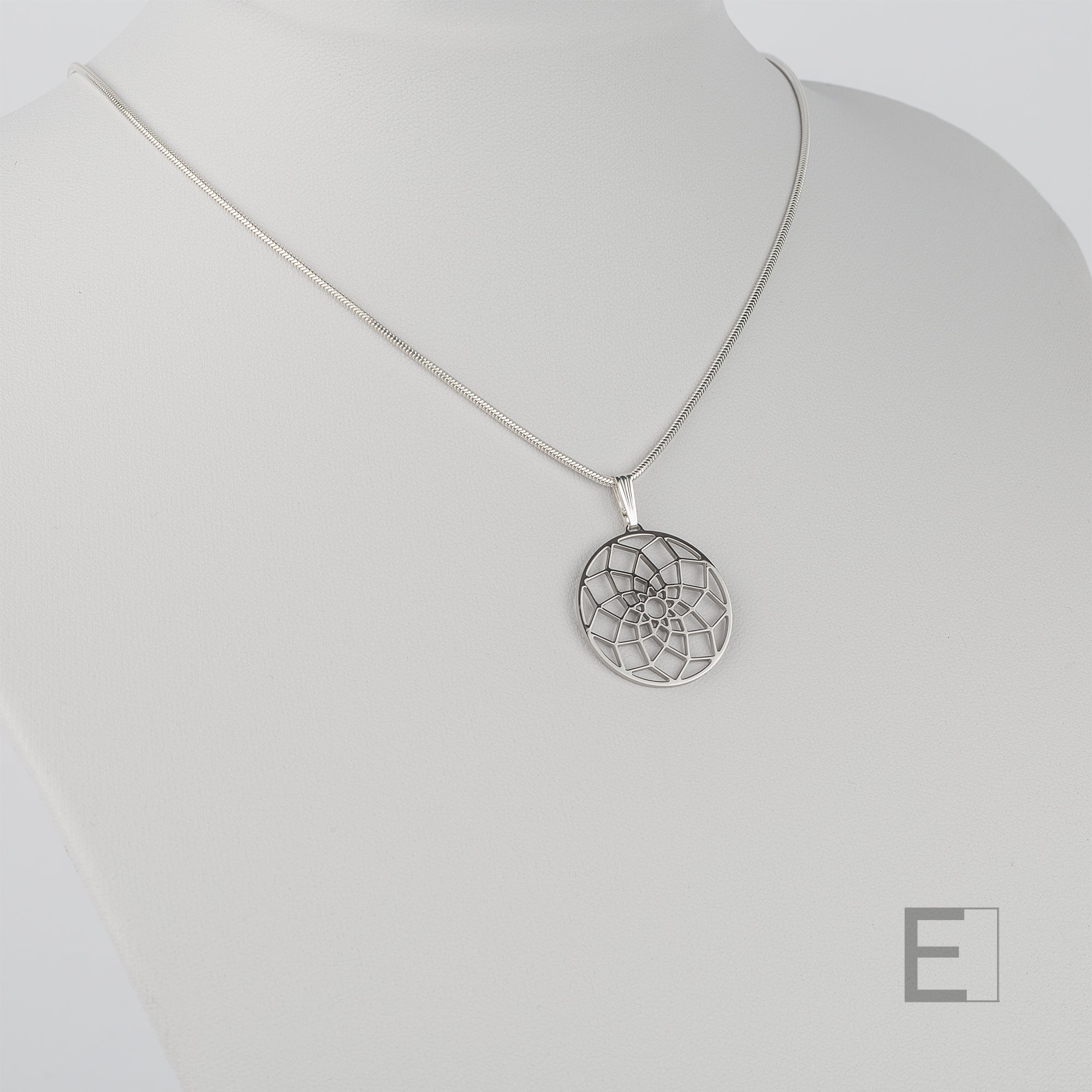 Collier Attrape-Rêves en finition rhodium, vue de détail 8 – Atelier-Émile