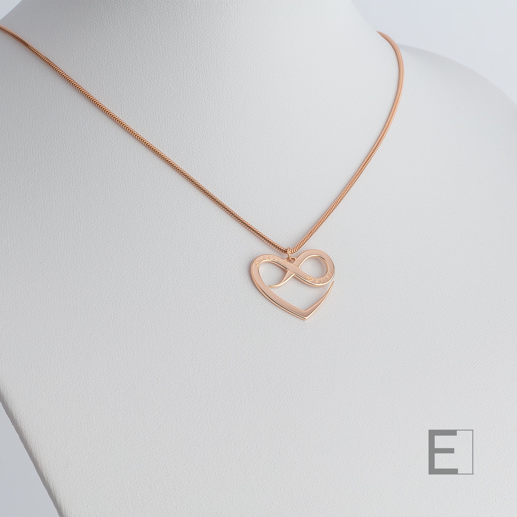 Collier Au-Delà des Mots – vue détaillée du bijou artisanal Atelier-Émile