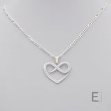 Collier Au-Delà des Mots – vue détaillée du bijou artisanal Atelier-Émile