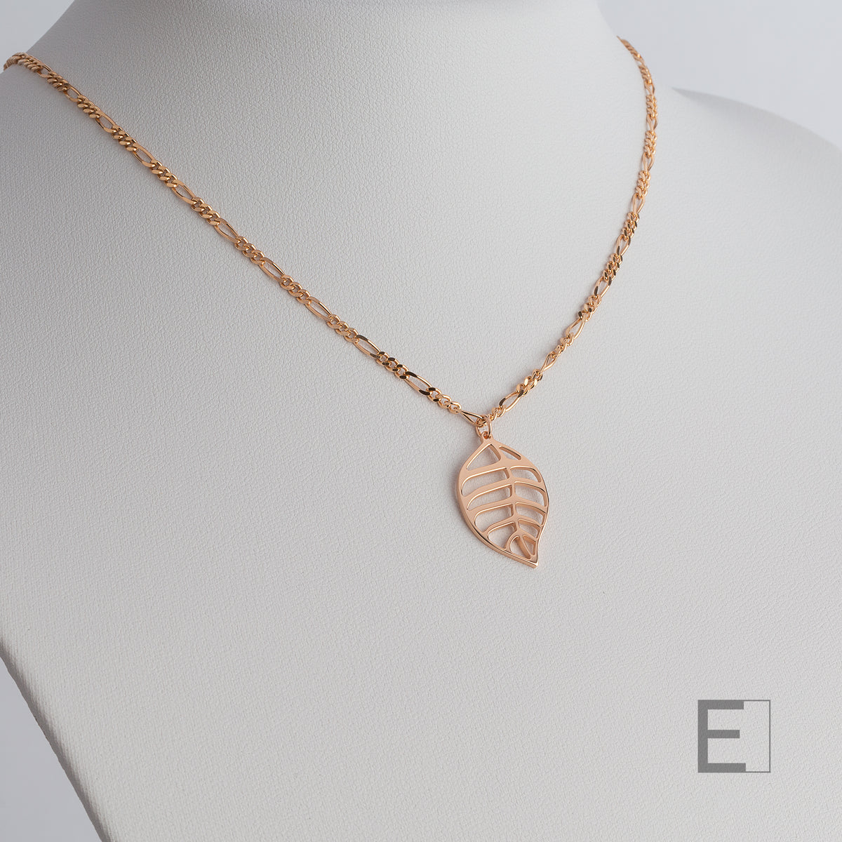 Banana Leaf Necklace, with a rose gold finish, detail view 8 – Atelier-Émile