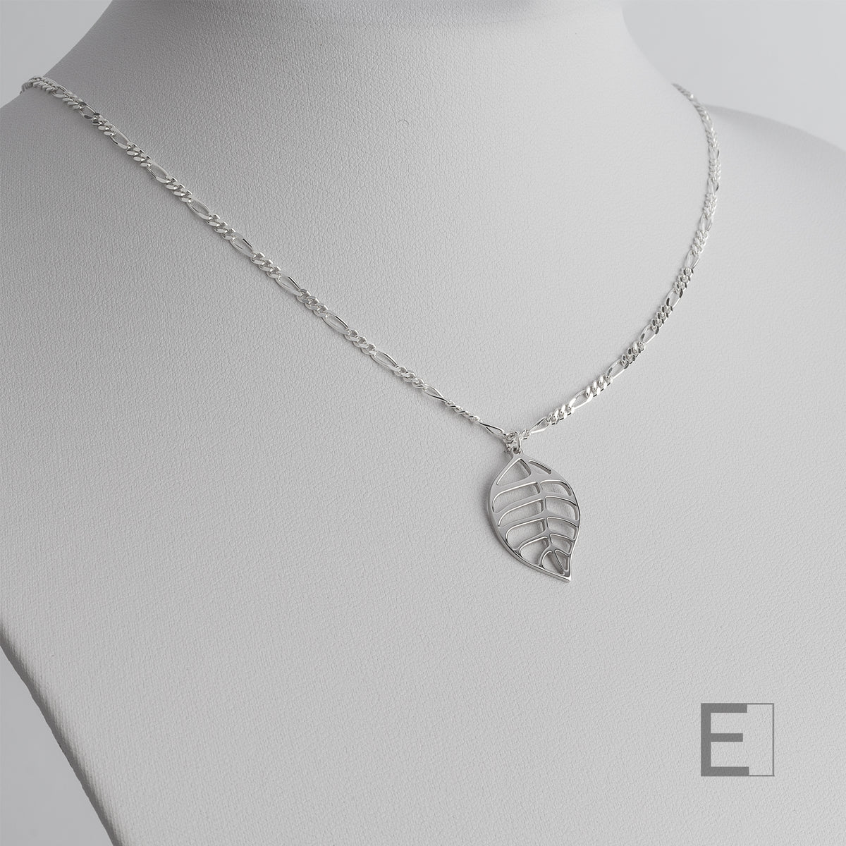Banana Leaf Necklace, with a rhodium finish, detail view 11 – Atelier-Émile