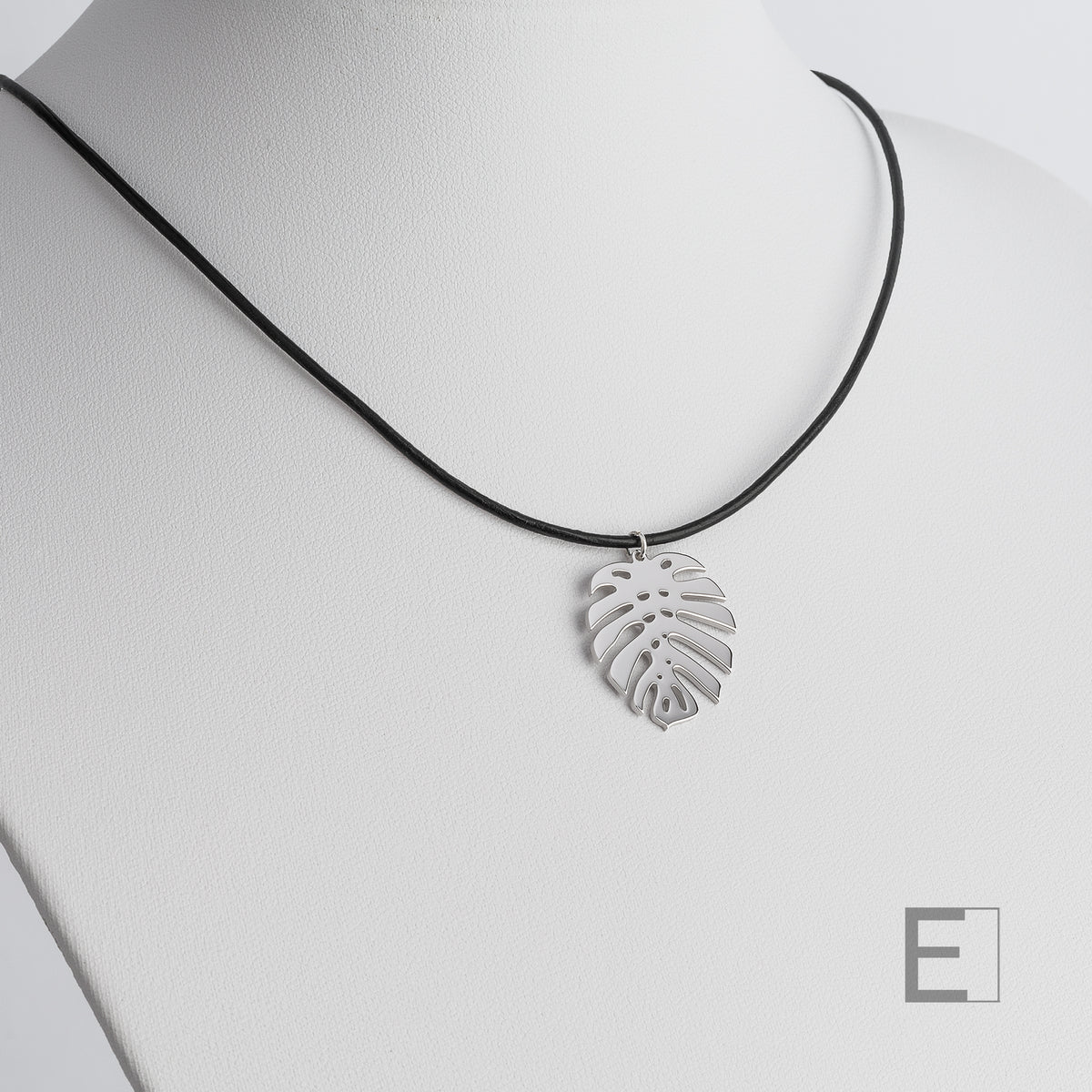 Halskette Monstera-Blatt, mit Rhodium-Finish, Detailansicht 9 – Atelier-Émile