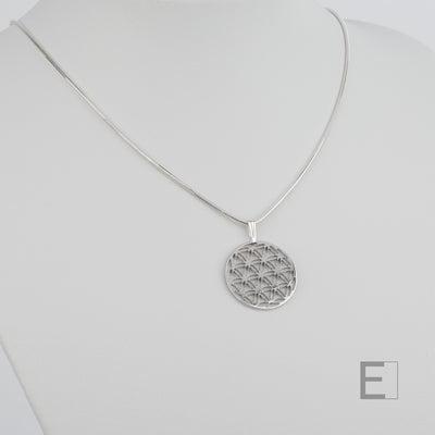 Collier Fleur de Vie – vue principale du bijou artisanal Atelier-Émile