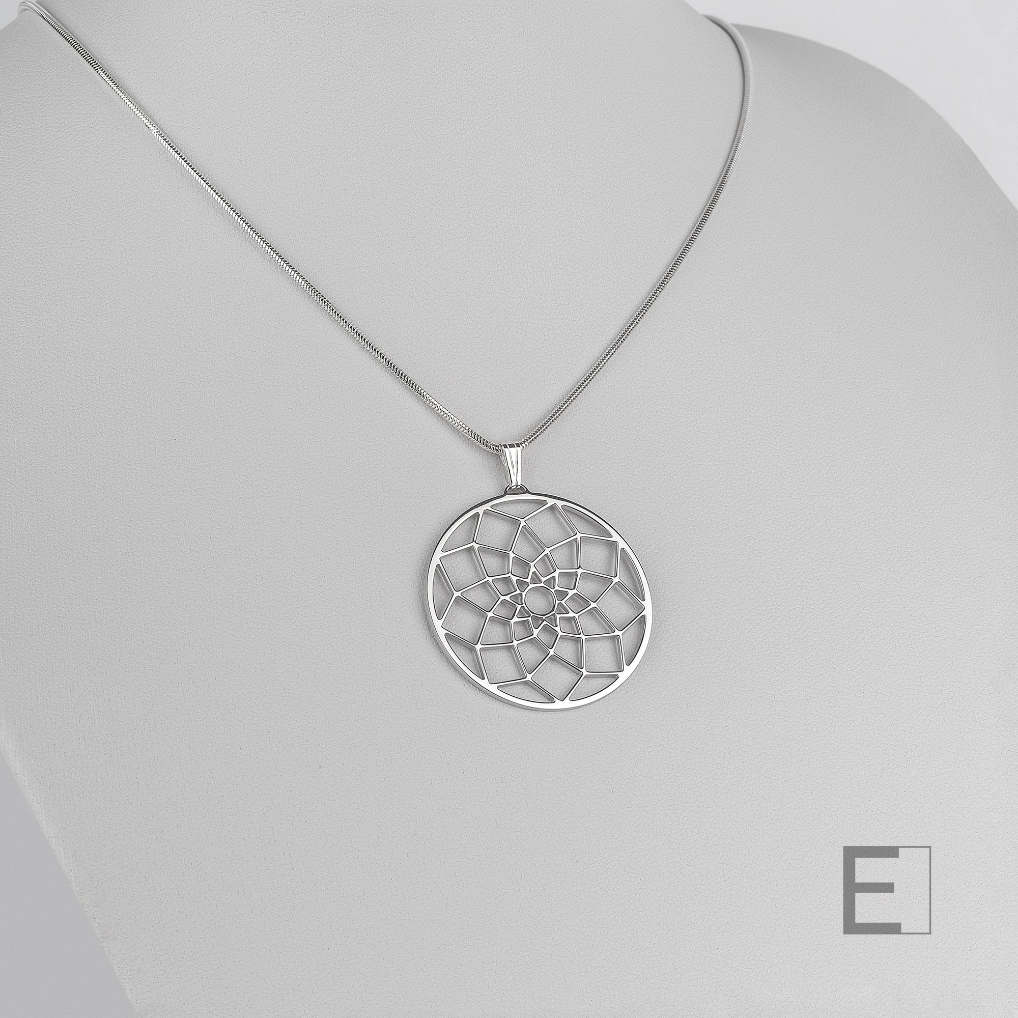 Collier Grand Attrape-Rêves en finition rhodium, vue de détail 4 – Atelier-Émile