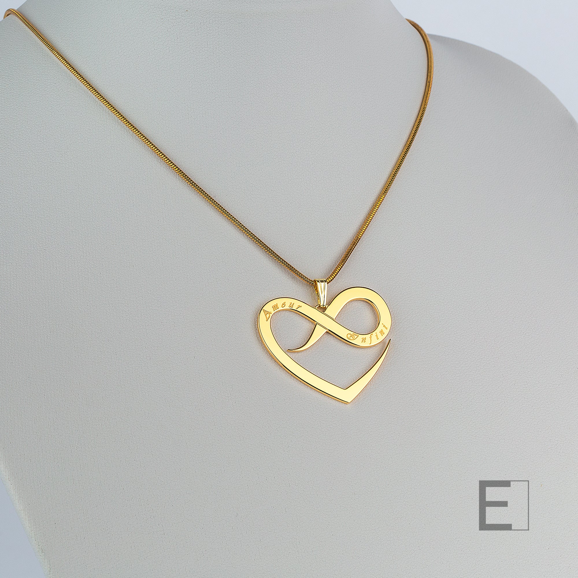 Collier Grand Au-Delà des Mots – vue détaillée du bijou artisanal Atelier-Émile