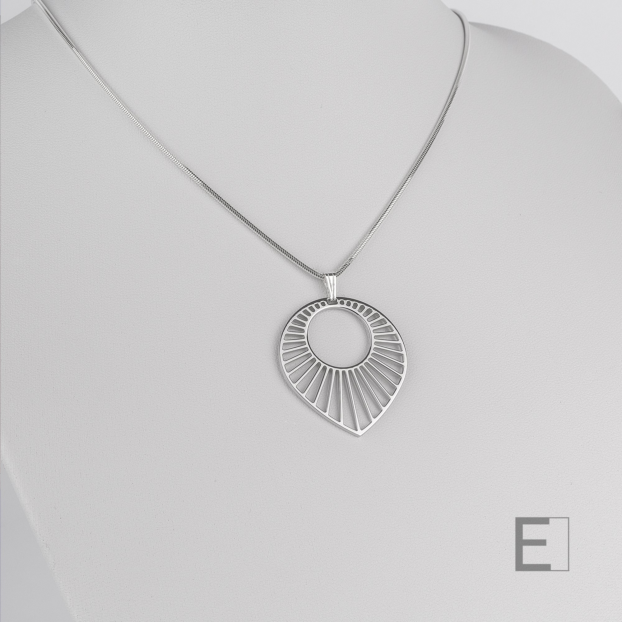 Collier Grand Soleil – vue principale du bijou artisanal Atelier-Émile