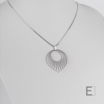 Collier Grand Soleil – vue principale du bijou artisanal Atelier-Émile