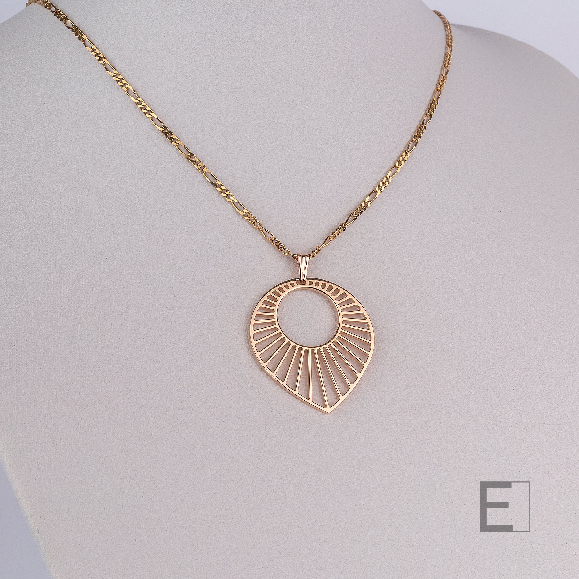 Collier Grand Soleil – vue détaillée du bijou artisanal Atelier-Émile