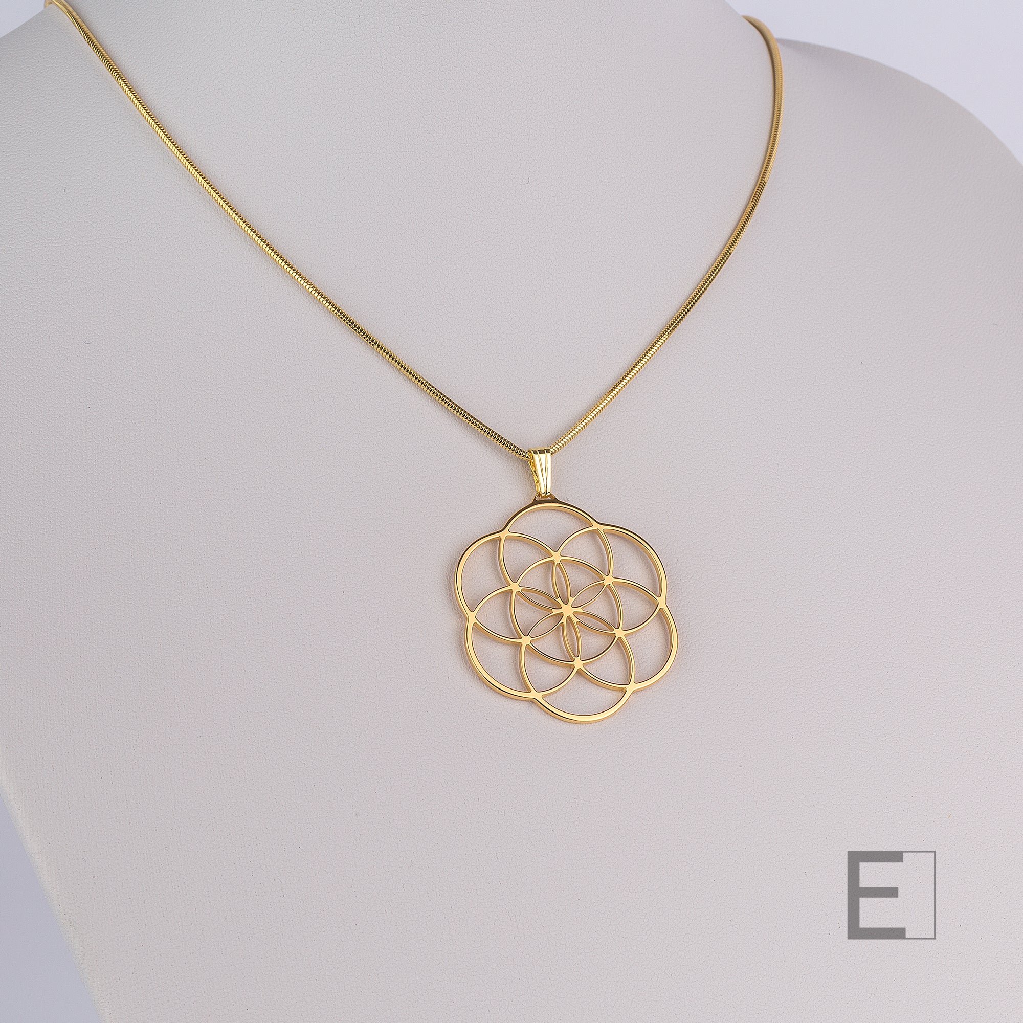 Collier Grande Graine de Vie – vue détaillée du bijou artisanal Atelier-Émile