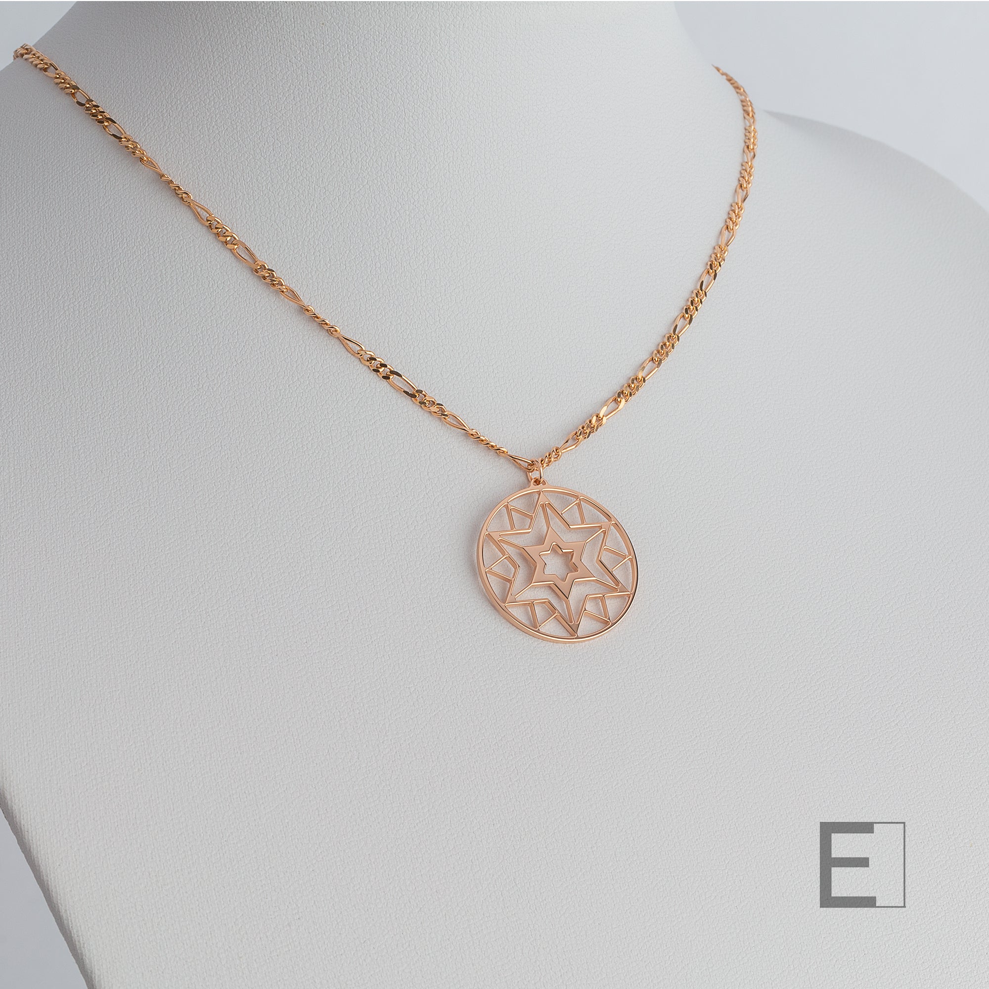 Collier Mandala Etoile – vue détaillée du bijou artisanal Atelier-Émile