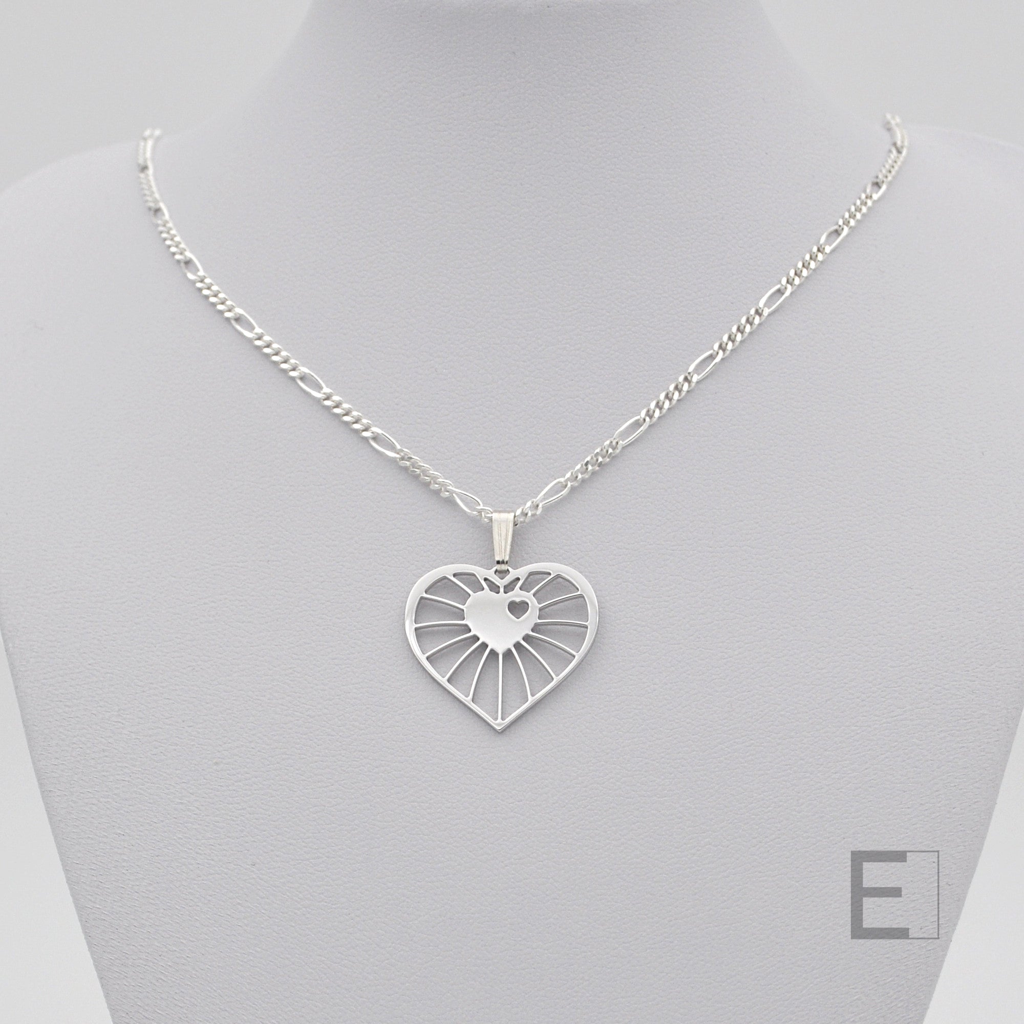 Collier Toile Amoureuse – vue détaillée du bijou artisanal Atelier-Émile