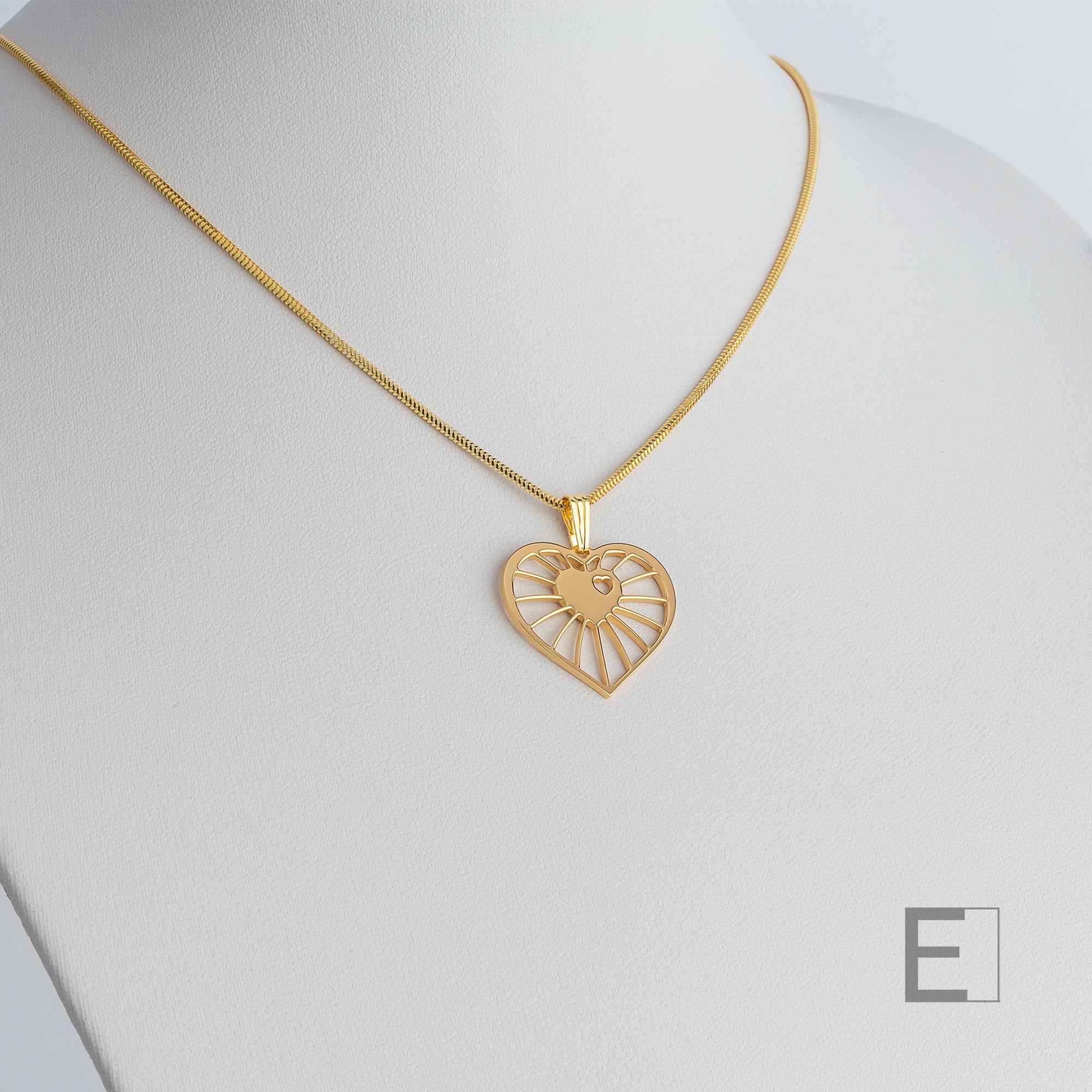 Collier Toile Amoureuse – vue détaillée du bijou artisanal Atelier-Émile