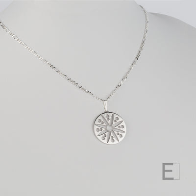Collier Mandala Fleur – vue principale du bijou artisanal Atelier-Émile