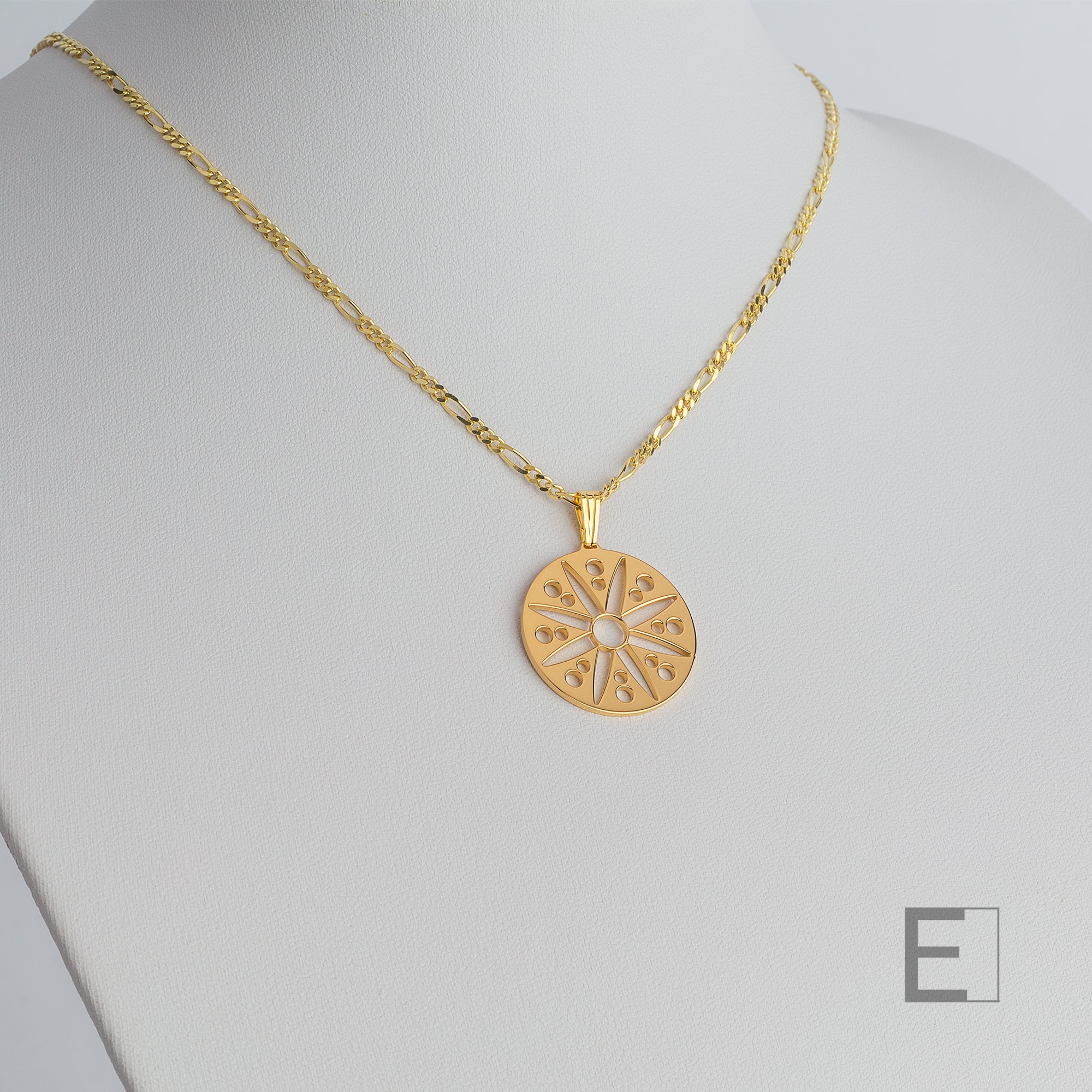 Collier Mandala Fleur – vue détaillée du bijou artisanal Atelier-Émile