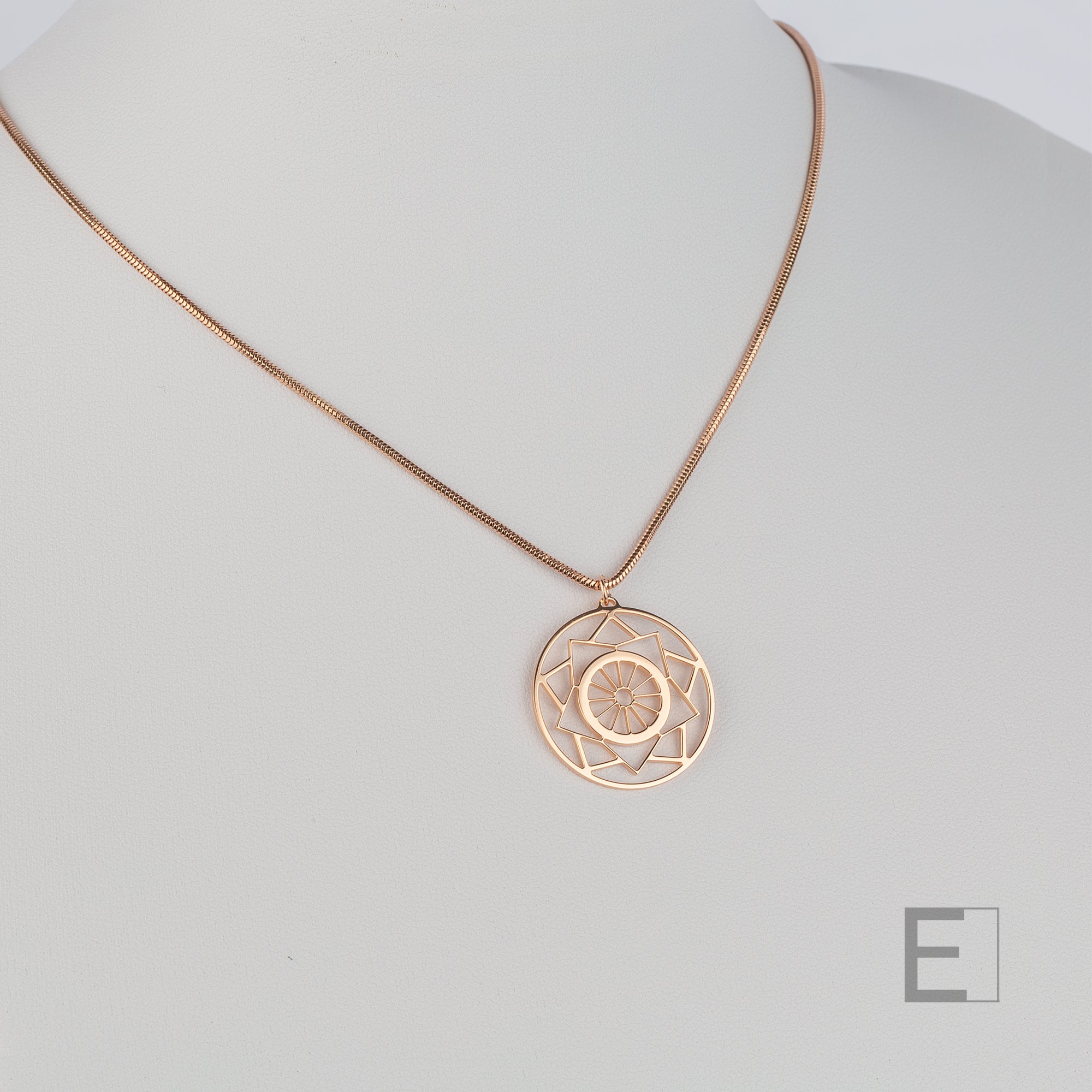 Collier Mandala Gouvernail – vue principale du bijou artisanal Atelier-Émile