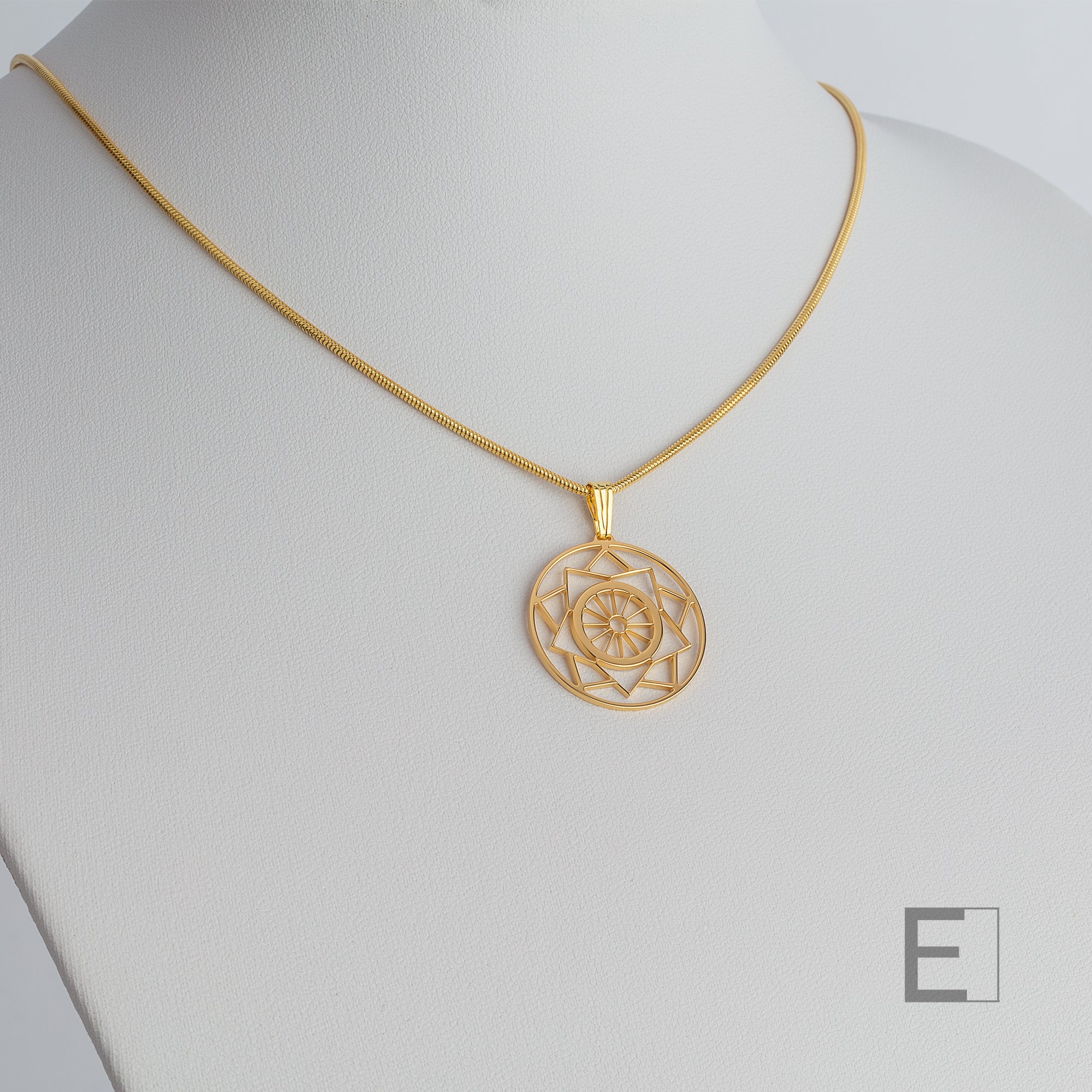 Collier Mandala Gouvernail – vue détaillée du bijou artisanal Atelier-Émile