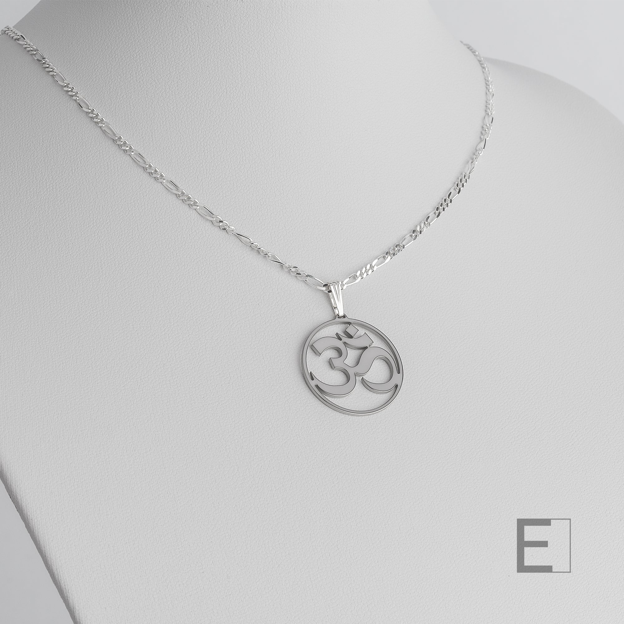 Collier Signe Ohm – vue détaillée du bijou artisanal Atelier-Émile