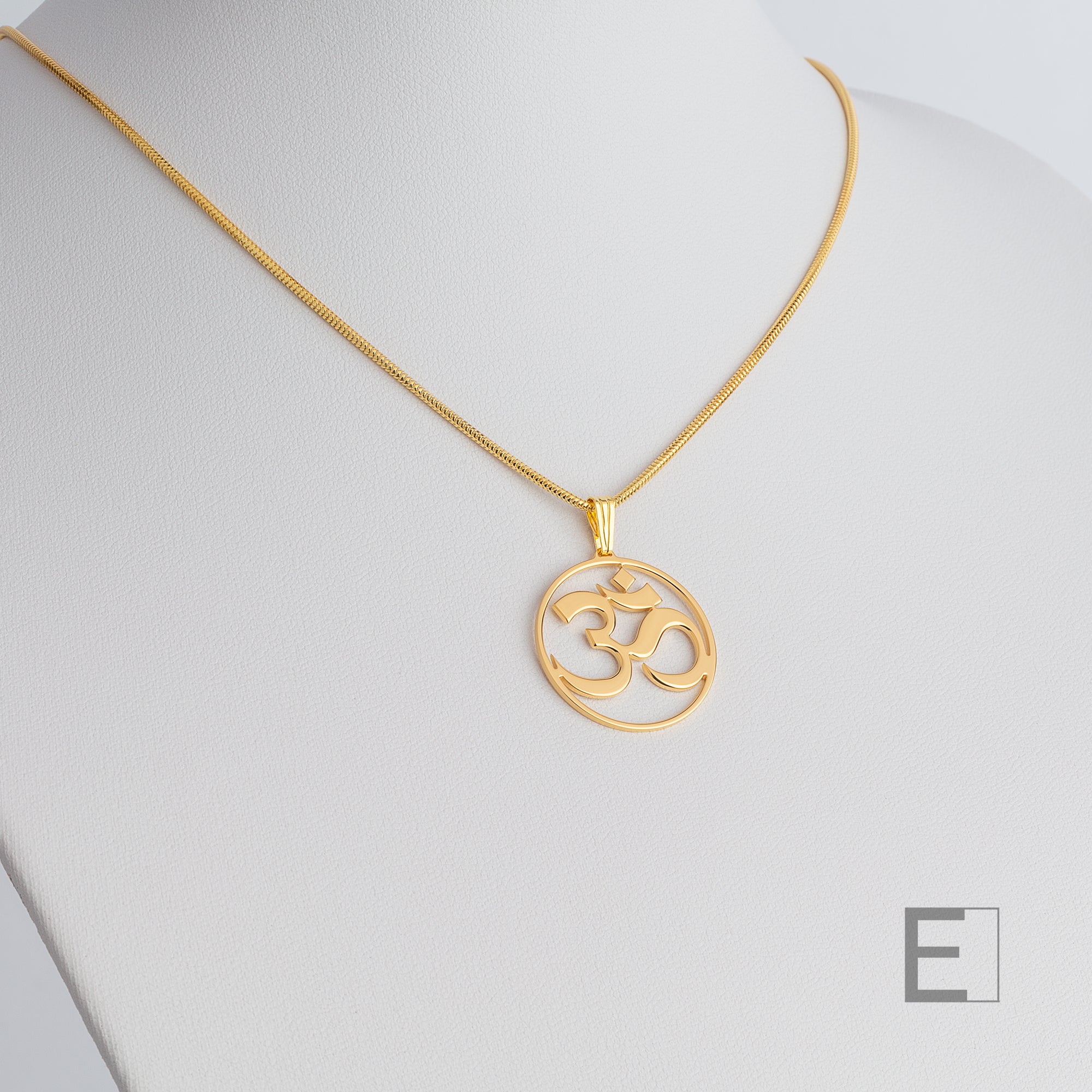 Collier Signe Ohm – vue détaillée du bijou artisanal Atelier-Émile