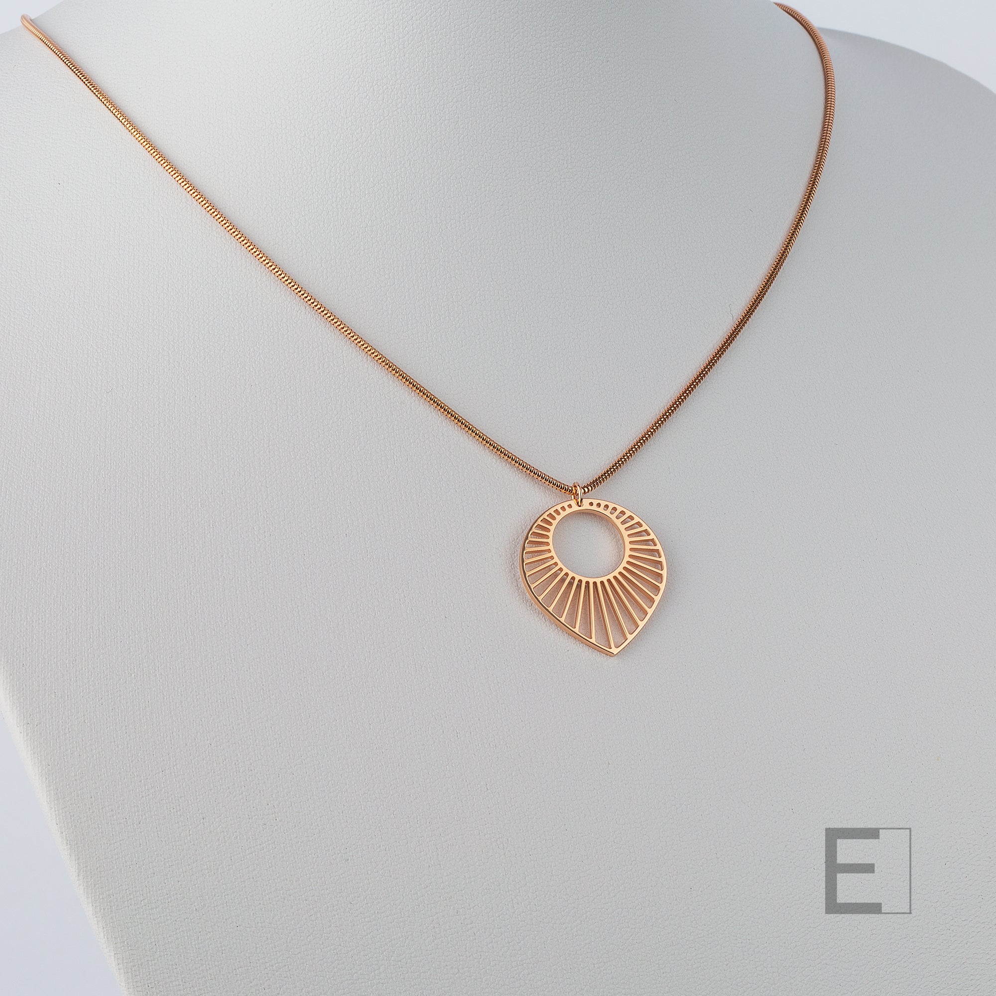 Collier Soleil – vue principale du bijou artisanal Atelier-Émile