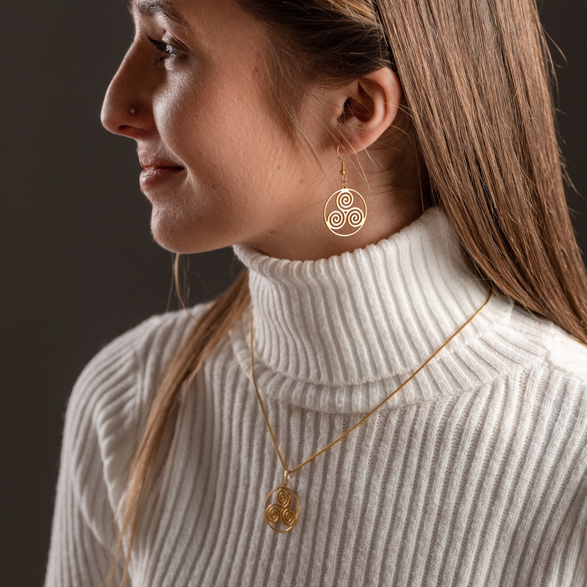 Collier Spirale de Vie – vue détaillée du bijou artisanal Atelier-Émile