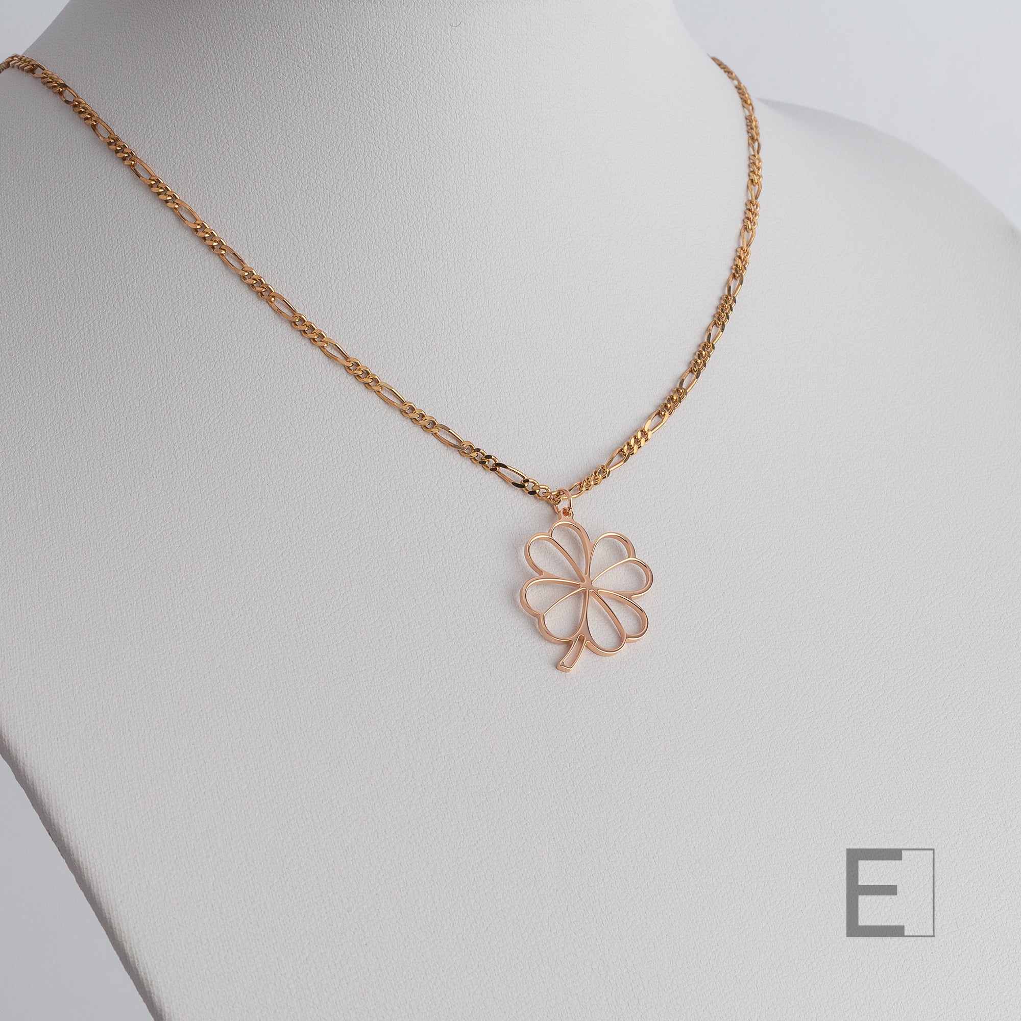 Collier Trèfle – vue détaillée du bijou artisanal Atelier-Émile